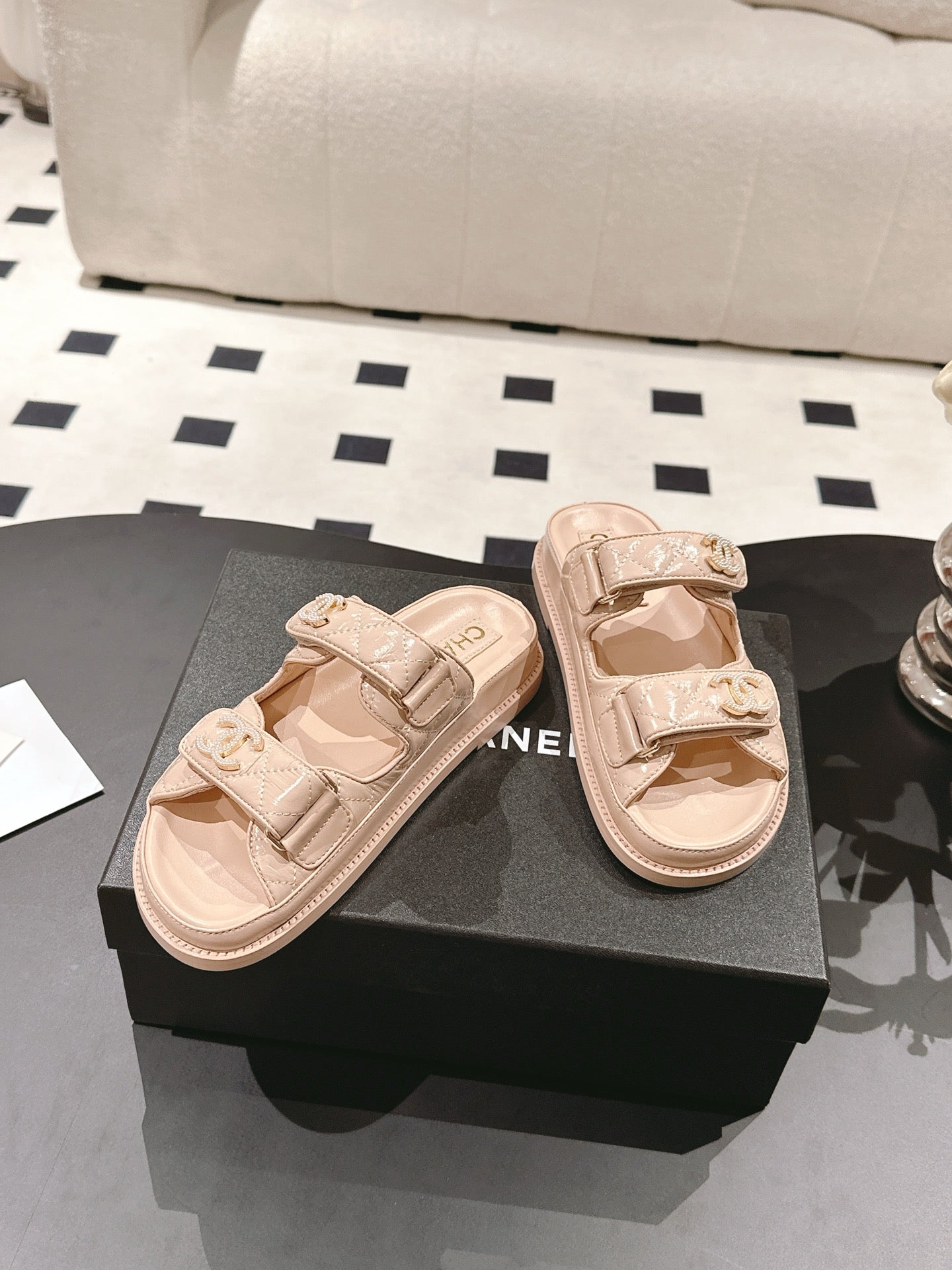 cc 25p logo with pearl mule sandal peach leather 237579