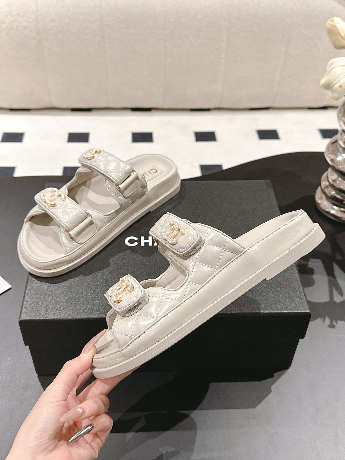 cc 25p logo with pearl mule sandal grey leather 237584