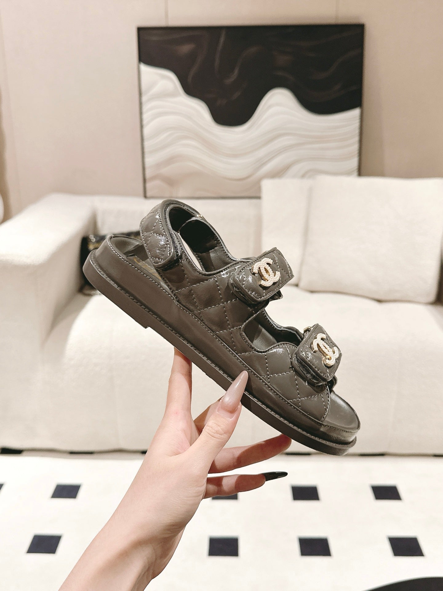 cc 25p logo with pearl sandal dark grey leather 237594