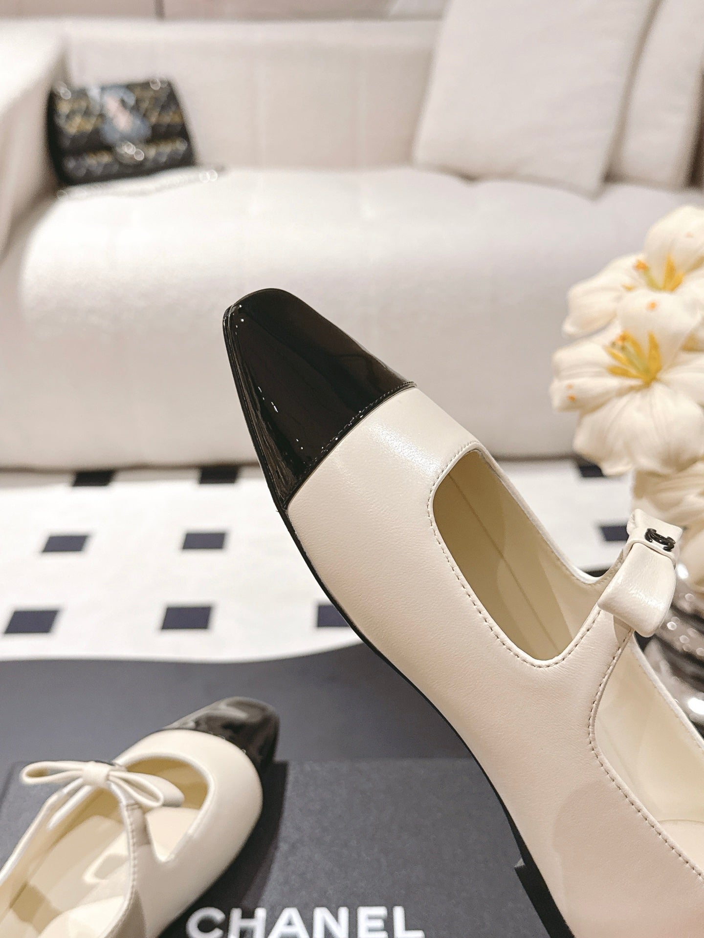 CC 25B Small Bow Buckle Ballet Flats 10mm Black Beige Sheepskin Patent Leather 415749