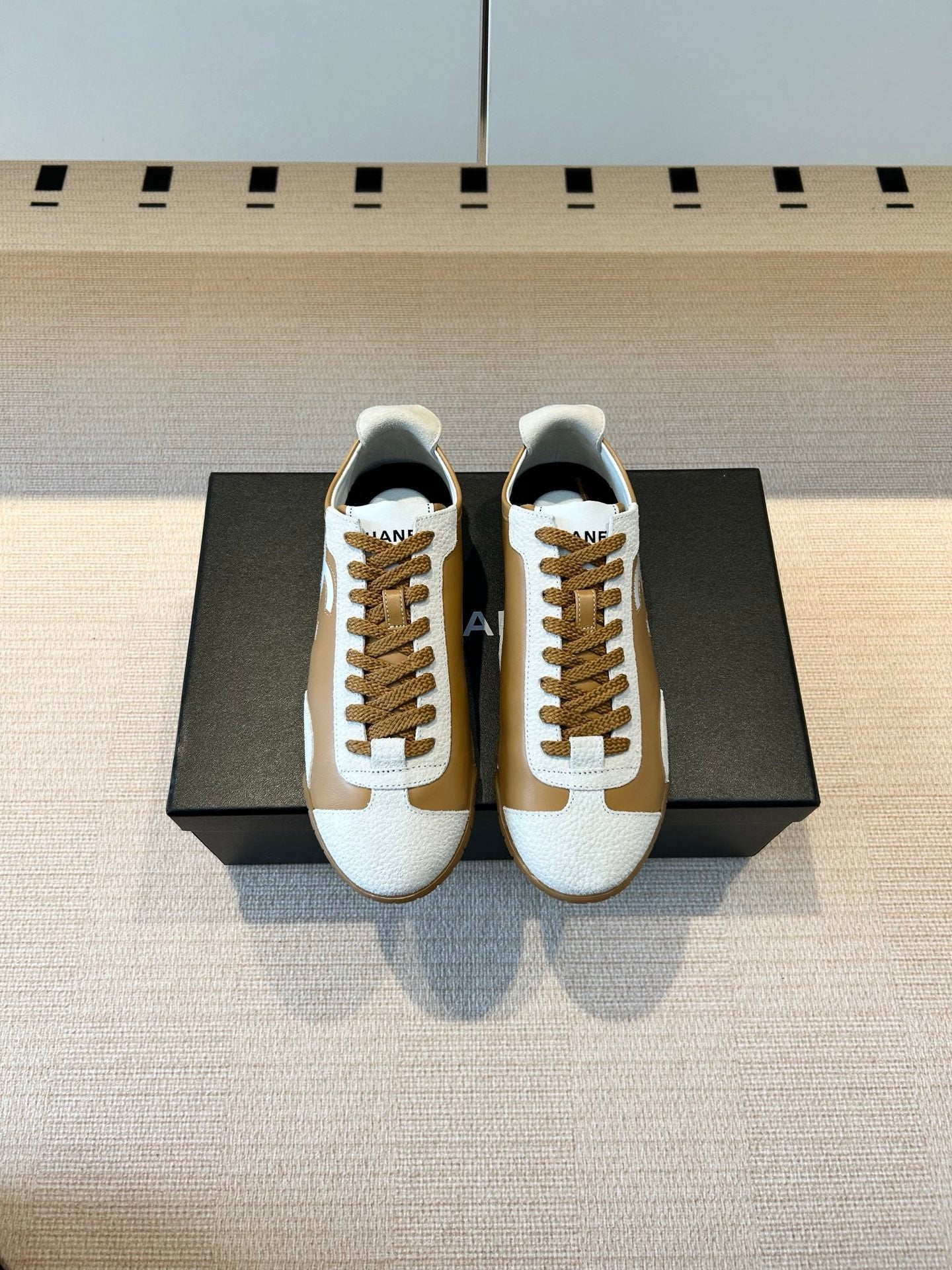 CC 26s Trainers White Brown Calfskin & Suede 618698