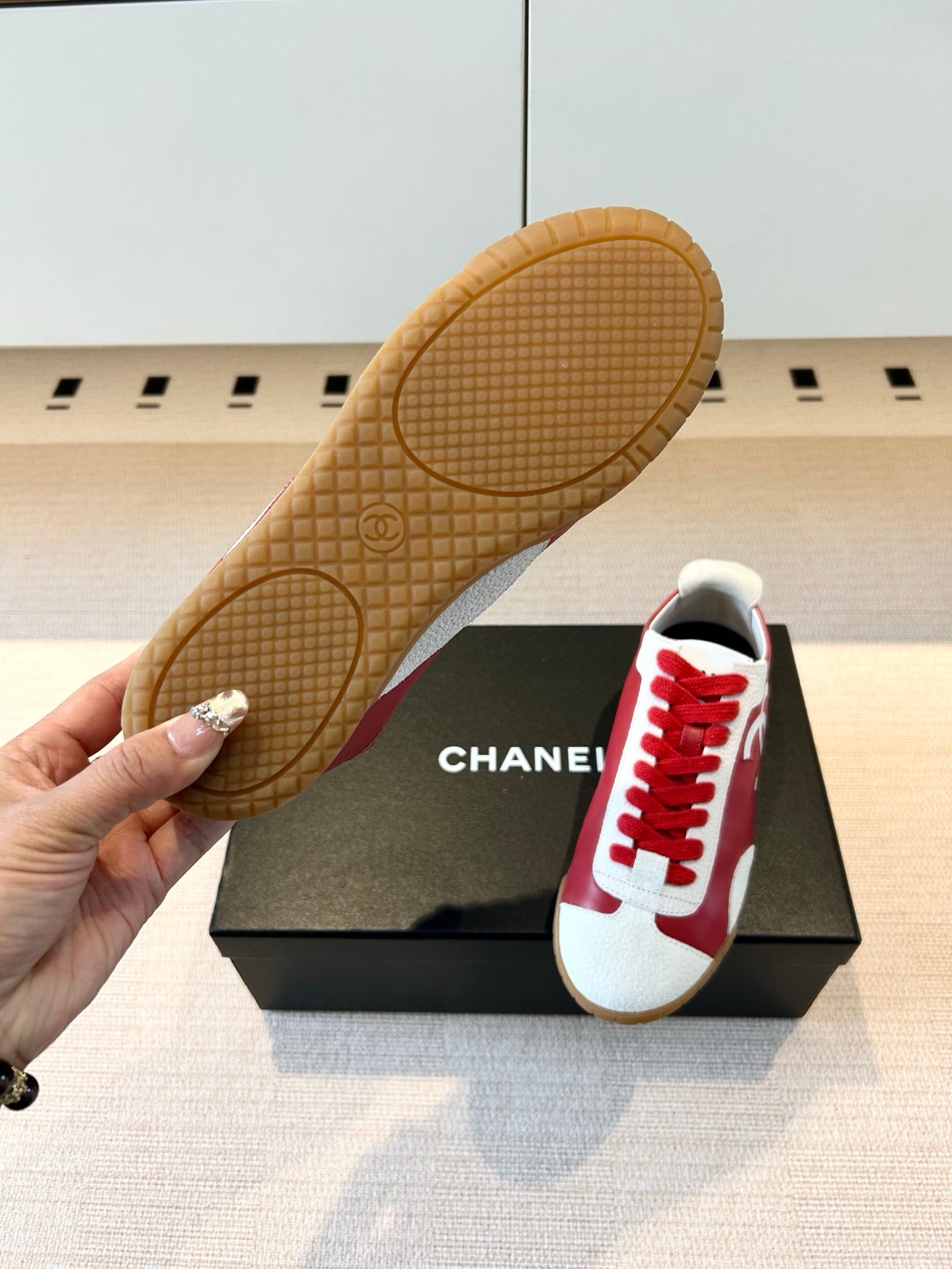 CC 26s Trainers White Red Calfskin & Suede 618695