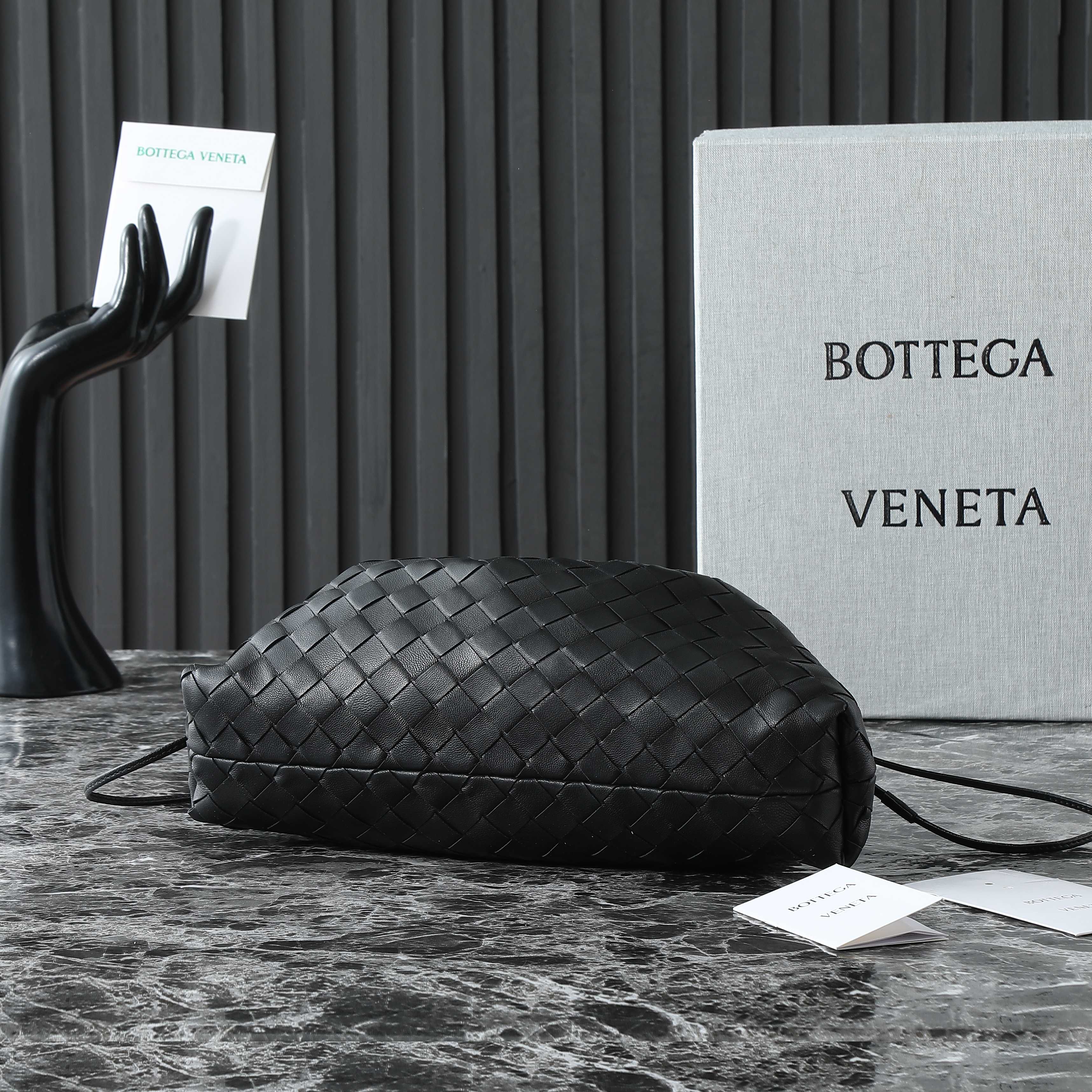 BV Dustbag Notte 33cm With Chain Black Calfskin HW