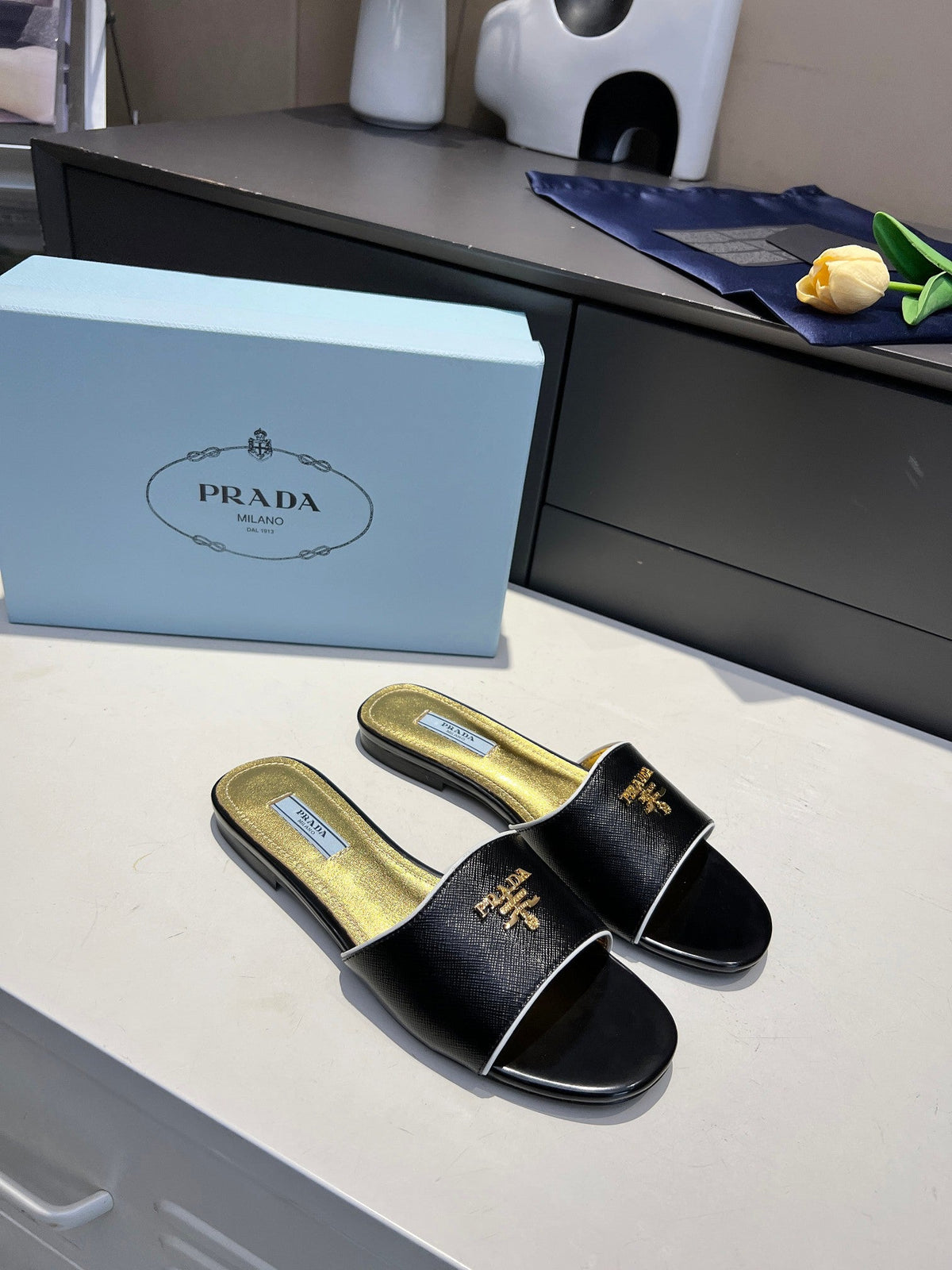 Prada 26s Slide Sandals Black Saffiano 140509