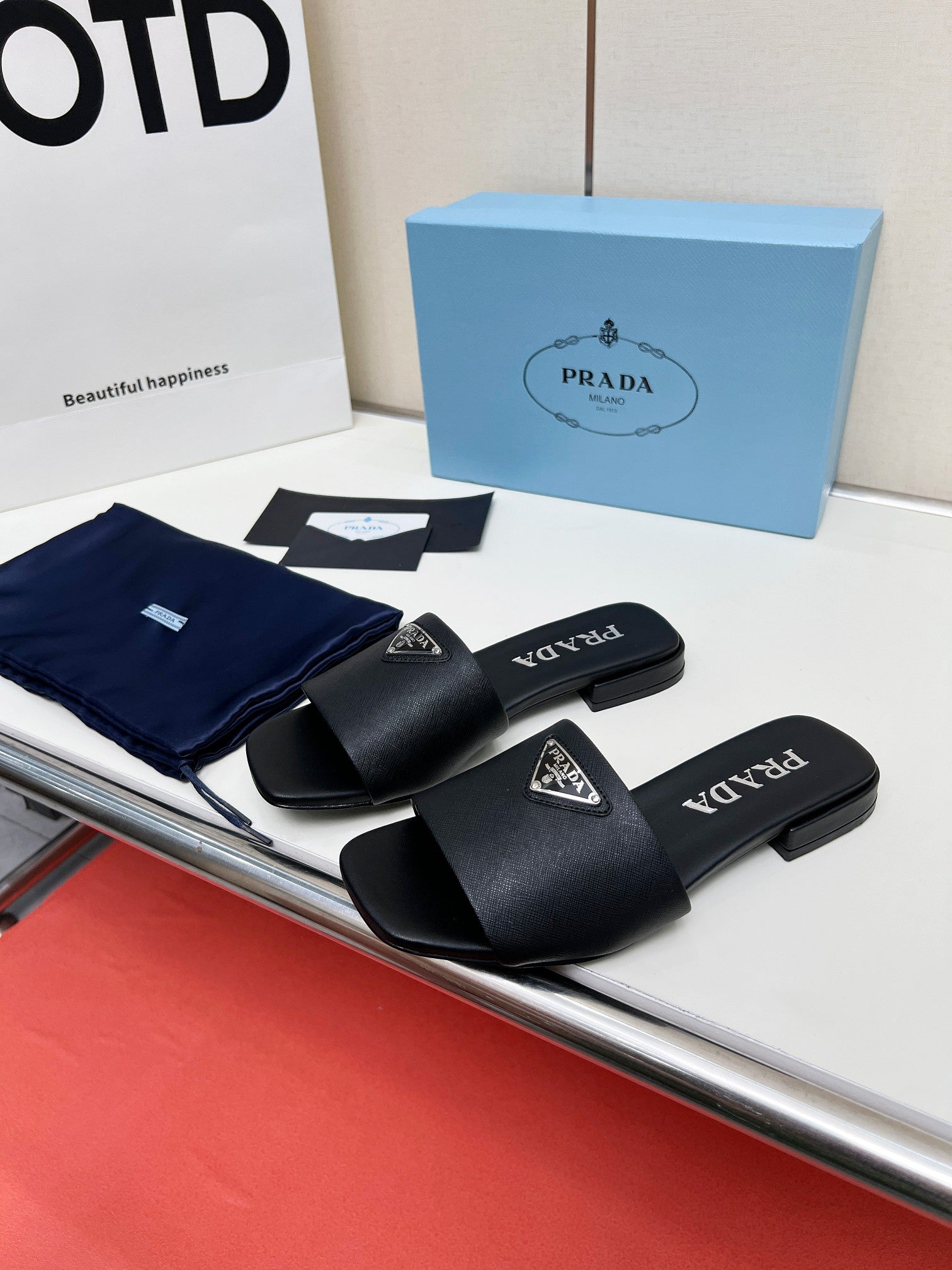 Prada 26s Saffiano Slides Black Leather 986630