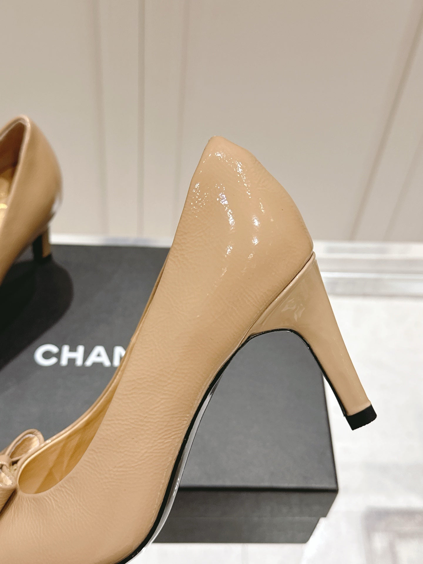 Chanel 25A Heel Pump Nude Patent Calfskin 393070