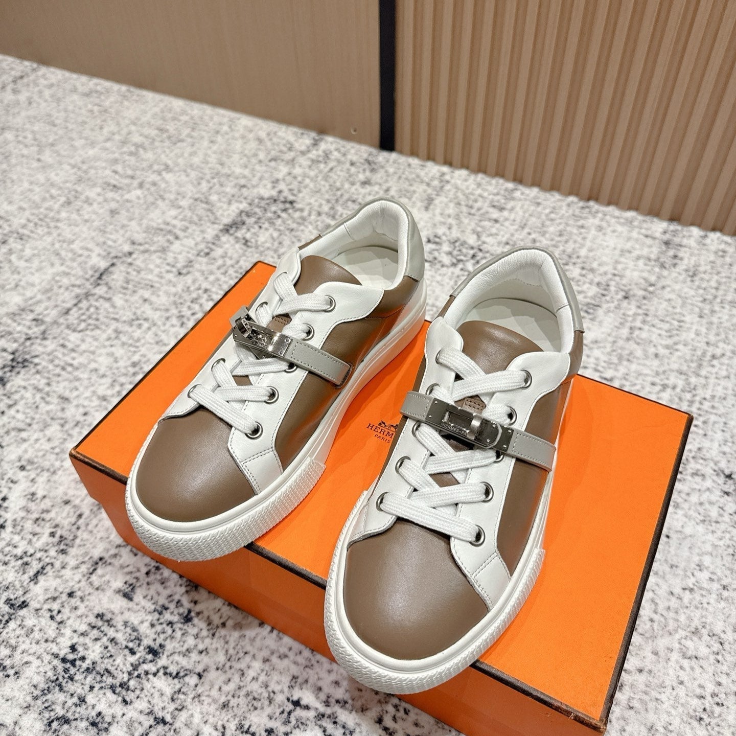 HM Casual Sneakers Buckle Taupe White Leather