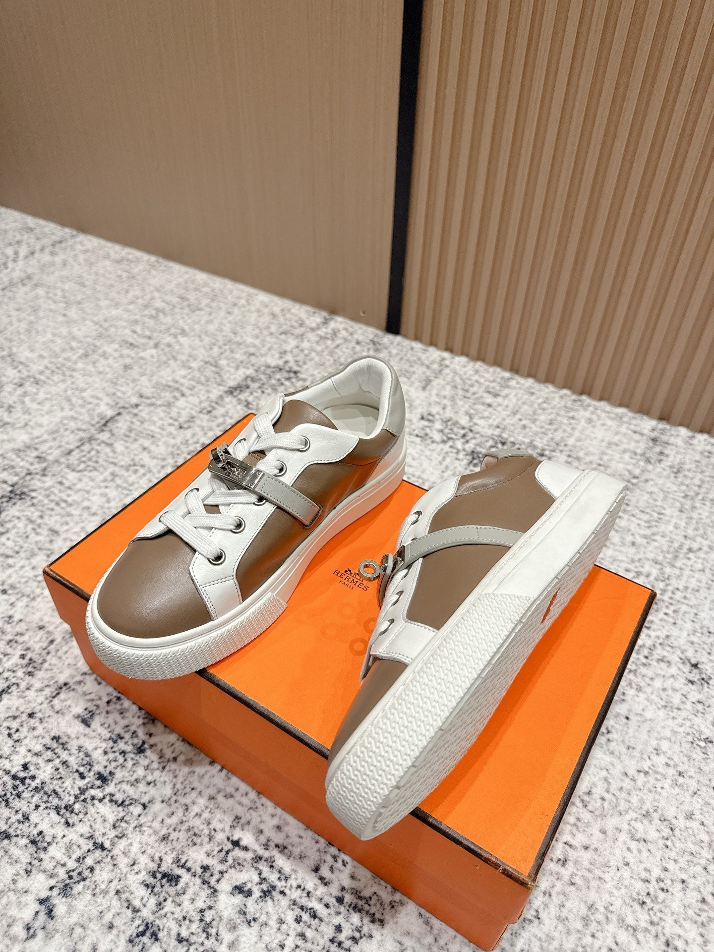 HM Casual Sneakers Buckle Taupe White Leather