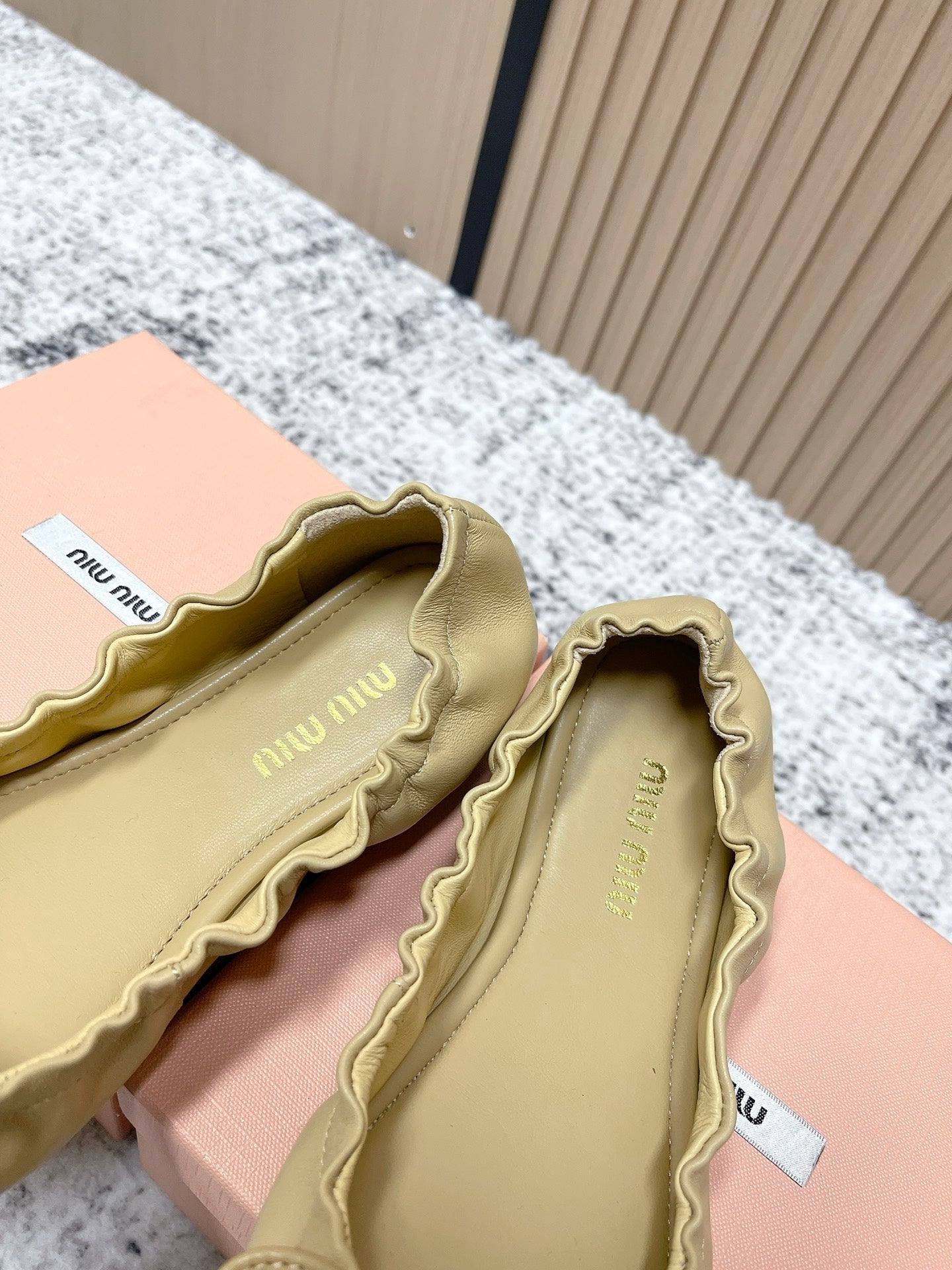 Miu Mary Jane Flat Beige Sheepskin 591574