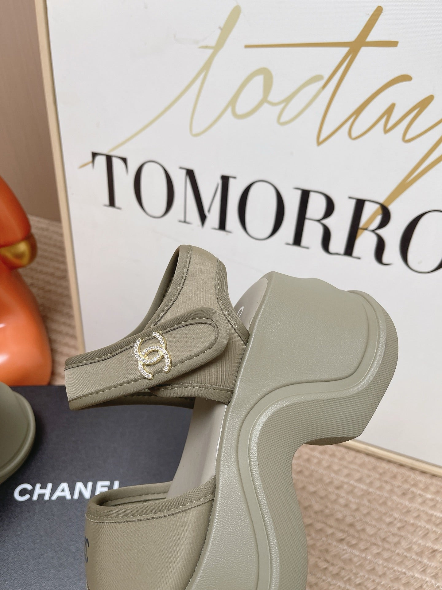CC 26s Platform Sandals Taupe Satin Rubber 901299