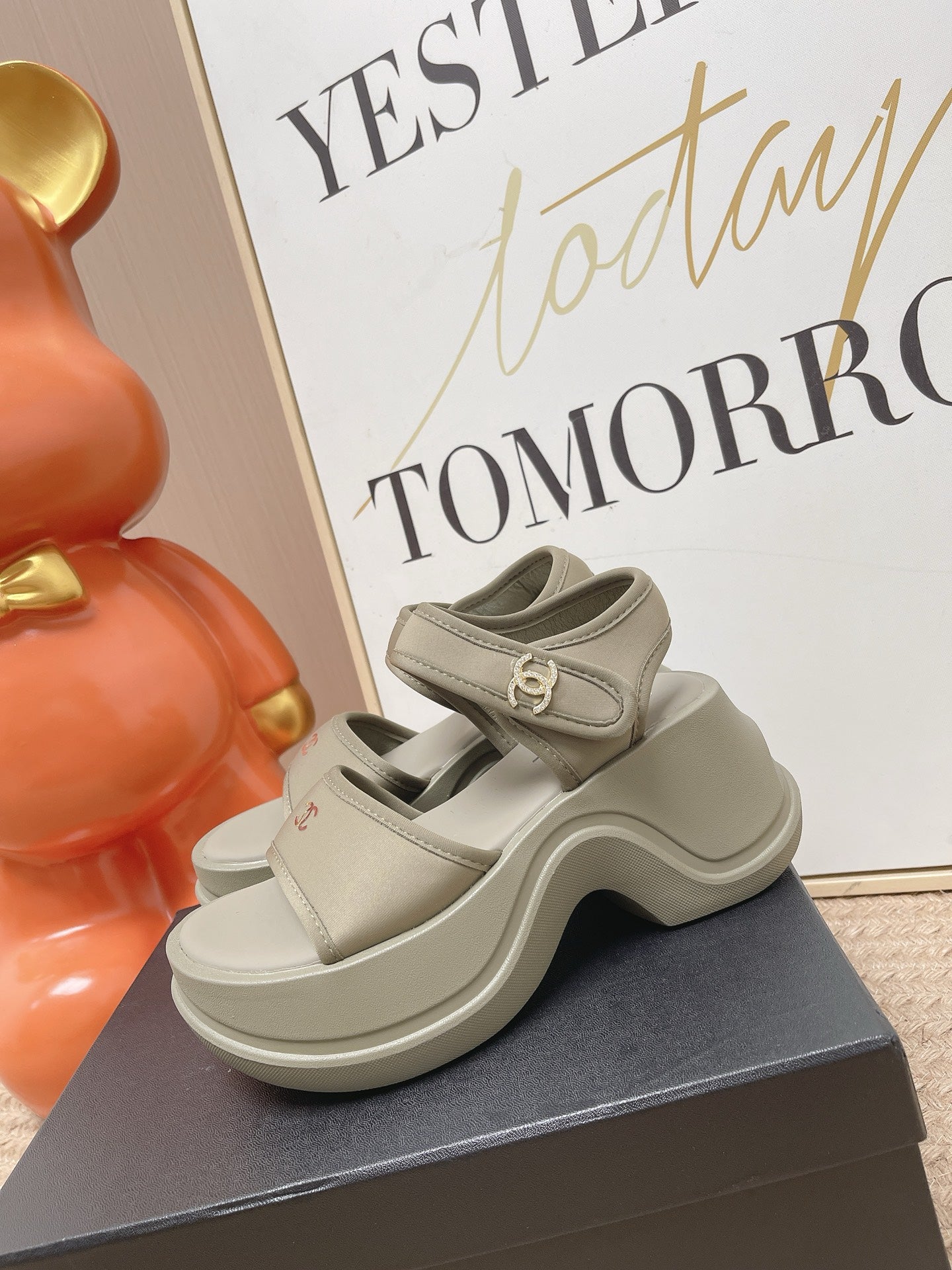 CC 26s Platform Sandals Taupe Satin Rubber 901299