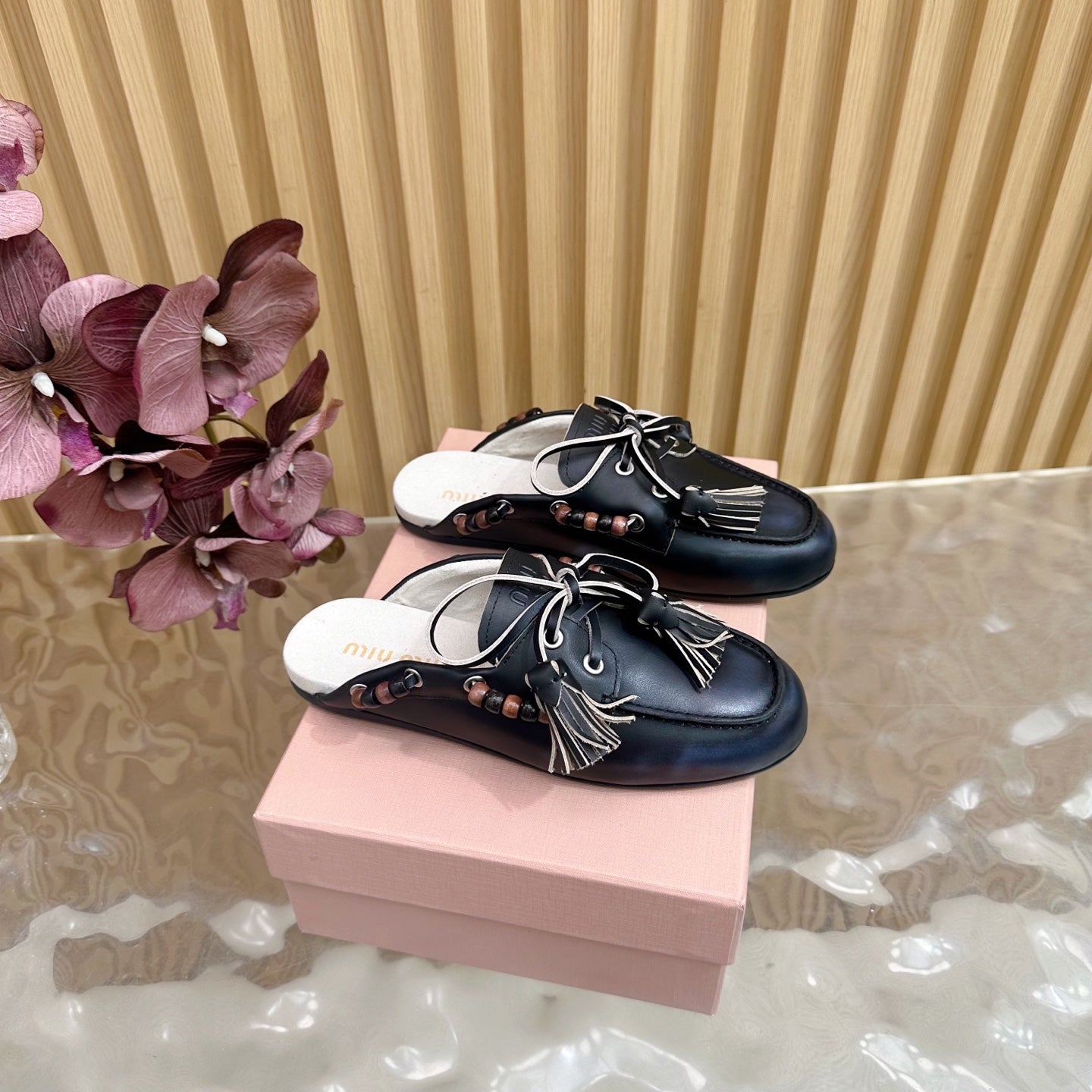 Miu Laces Eyelet Flat Half Slipper Black Sheepskin 498164