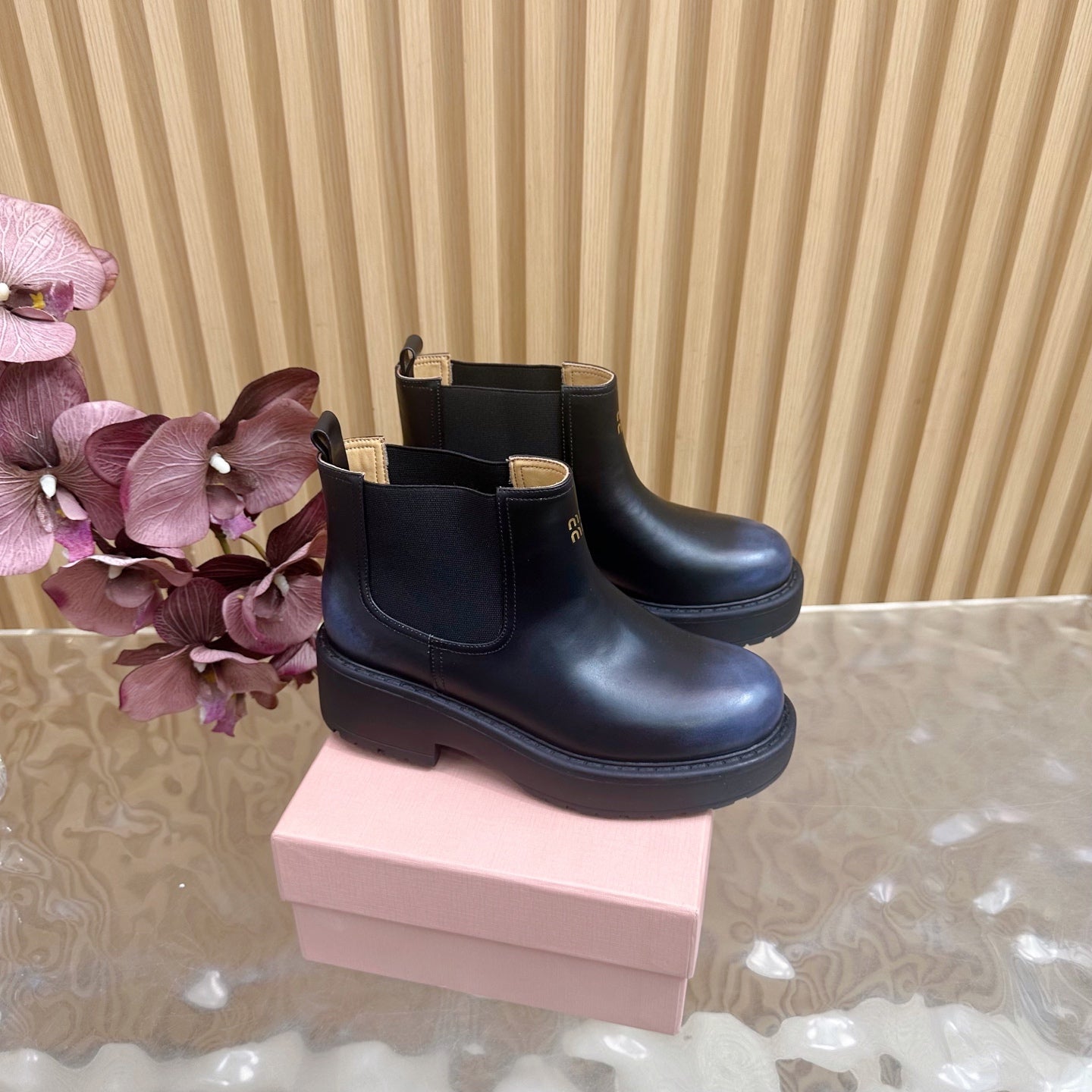 Miu Platform Chelsea Boots Black Leather 498177