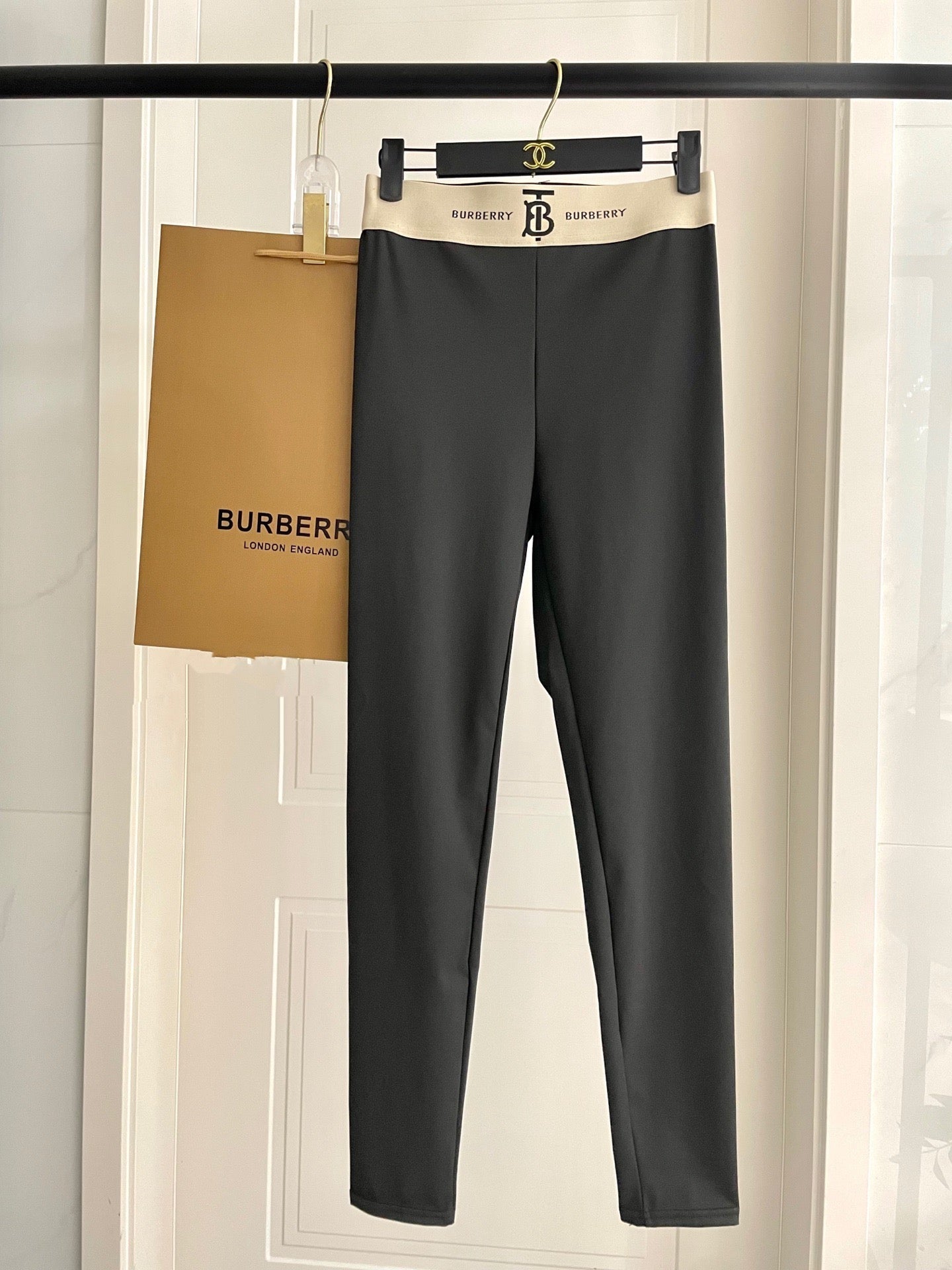 Burberry Yoga Set White Black 198908