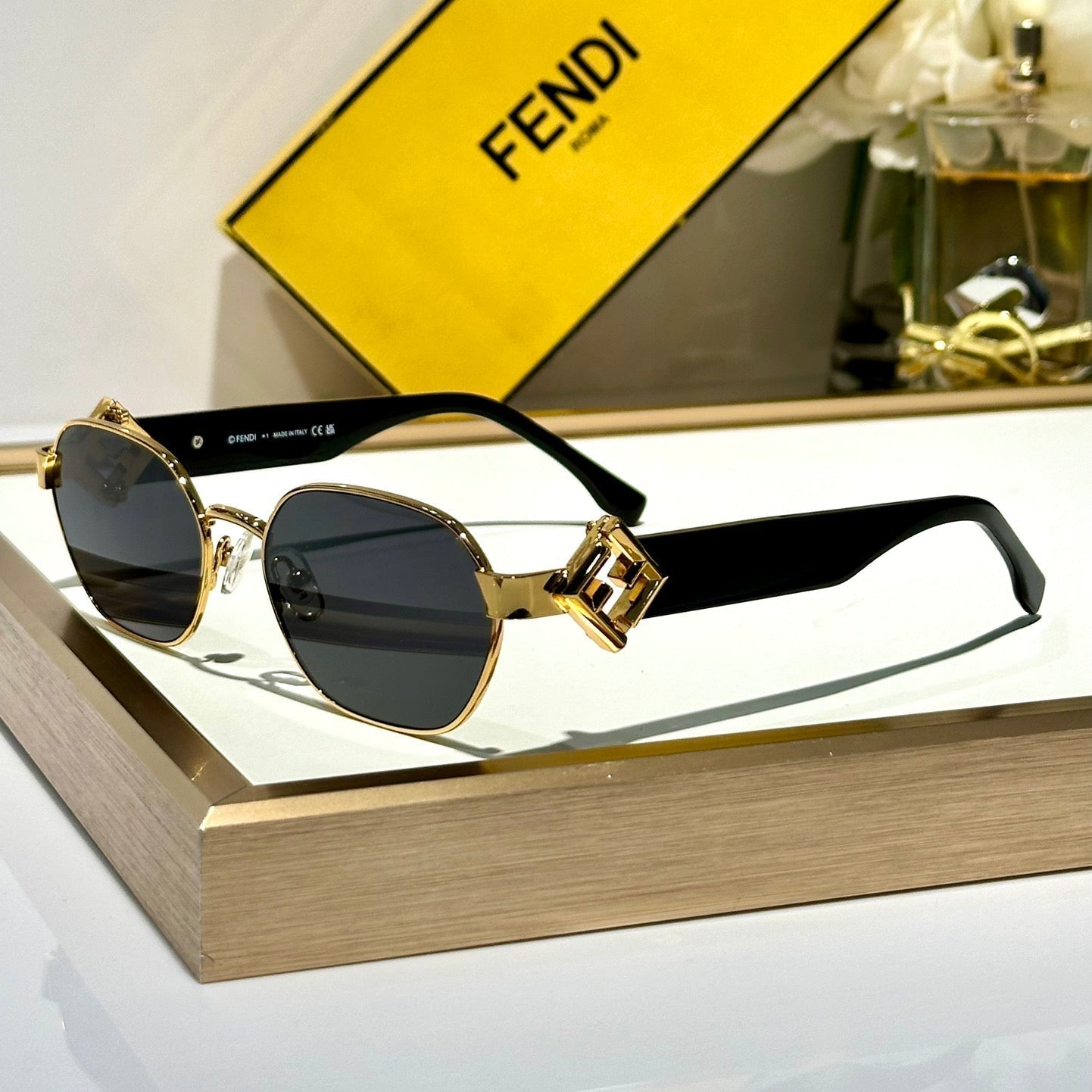 TRAVEL ROUND FRAME SUNGLASSES FE40148l IN METAL AND ACETATE