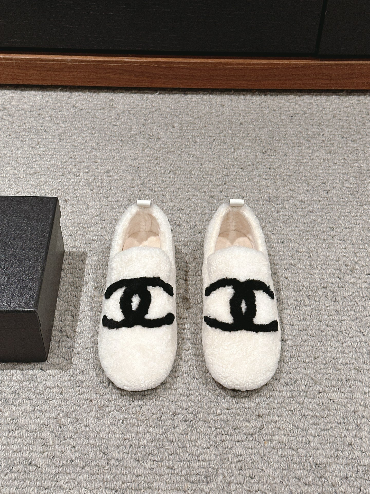 CC Loafers In White Fleece With White Logo