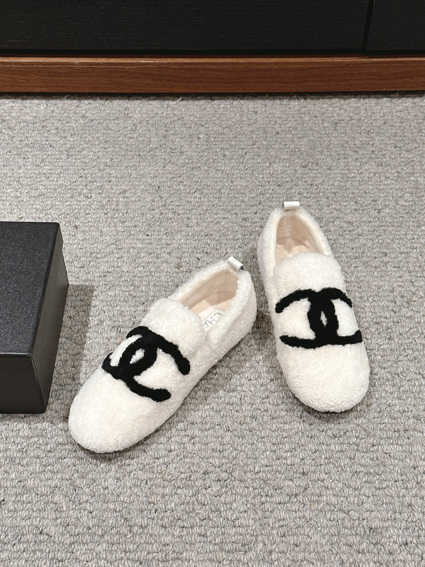 CC Loafers In White Fleece With White Logo