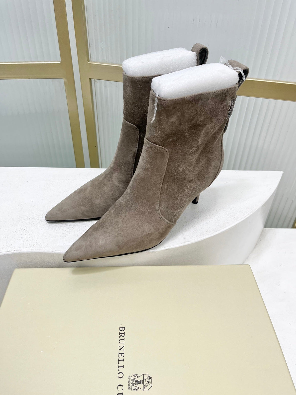 Brunello 26s Boots 7cm Pointed Toe Taupe Suede 187938