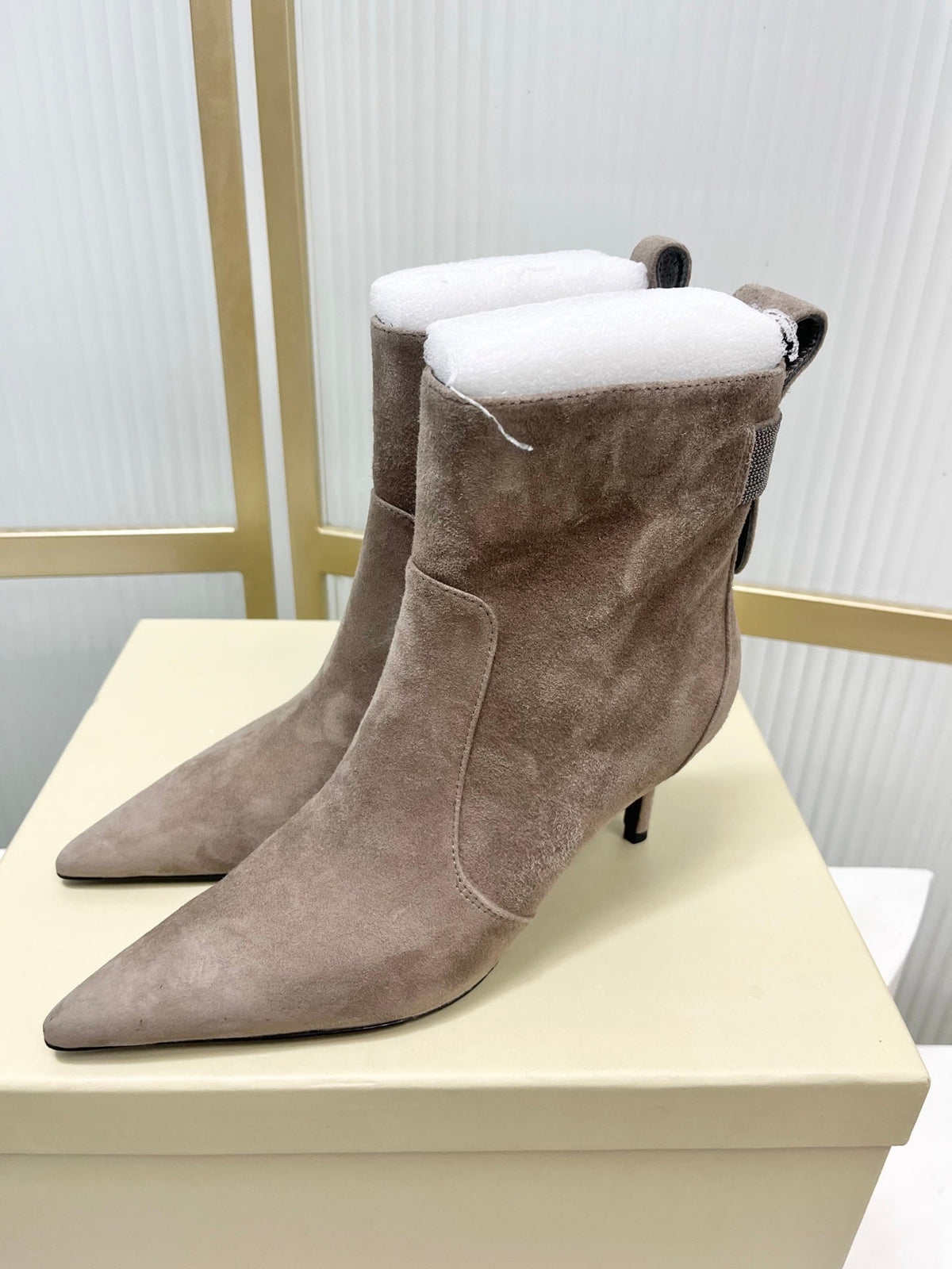 Brunello 26s Boots 7cm Pointed Toe Taupe Suede 187938