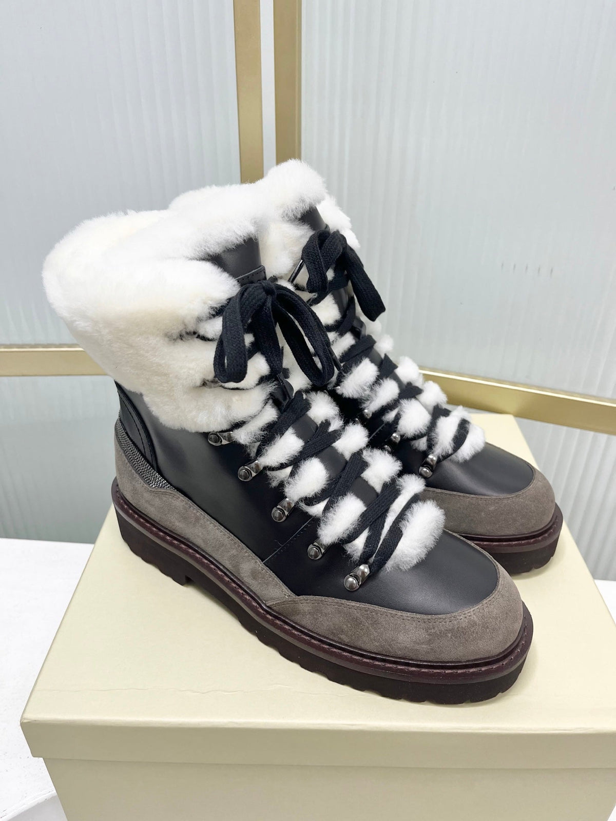 Brunello 26s Boots 4cm Black White Shearling Leather 187957