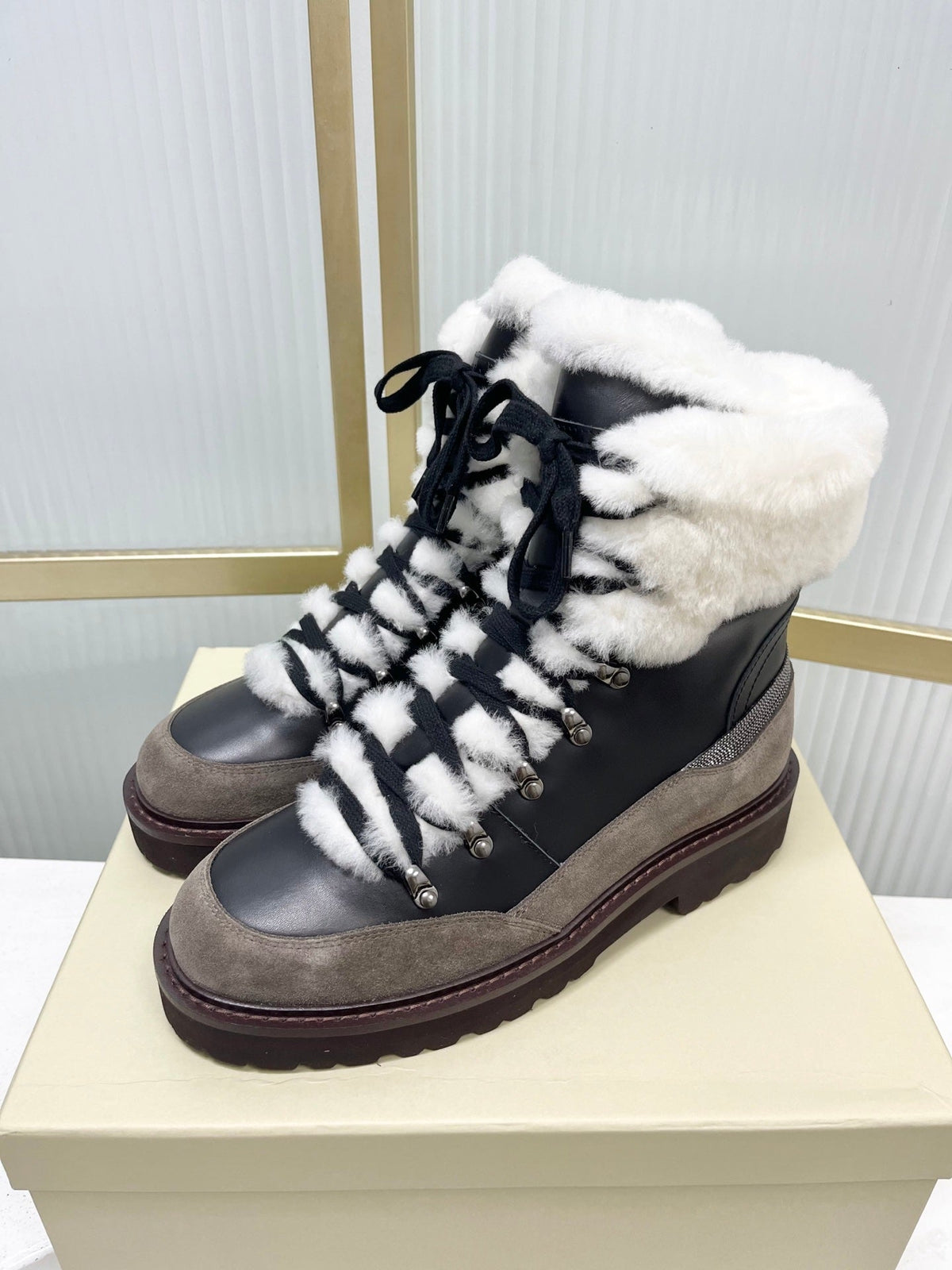 Brunello 26s Boots 4cm Black White Shearling Leather 187957