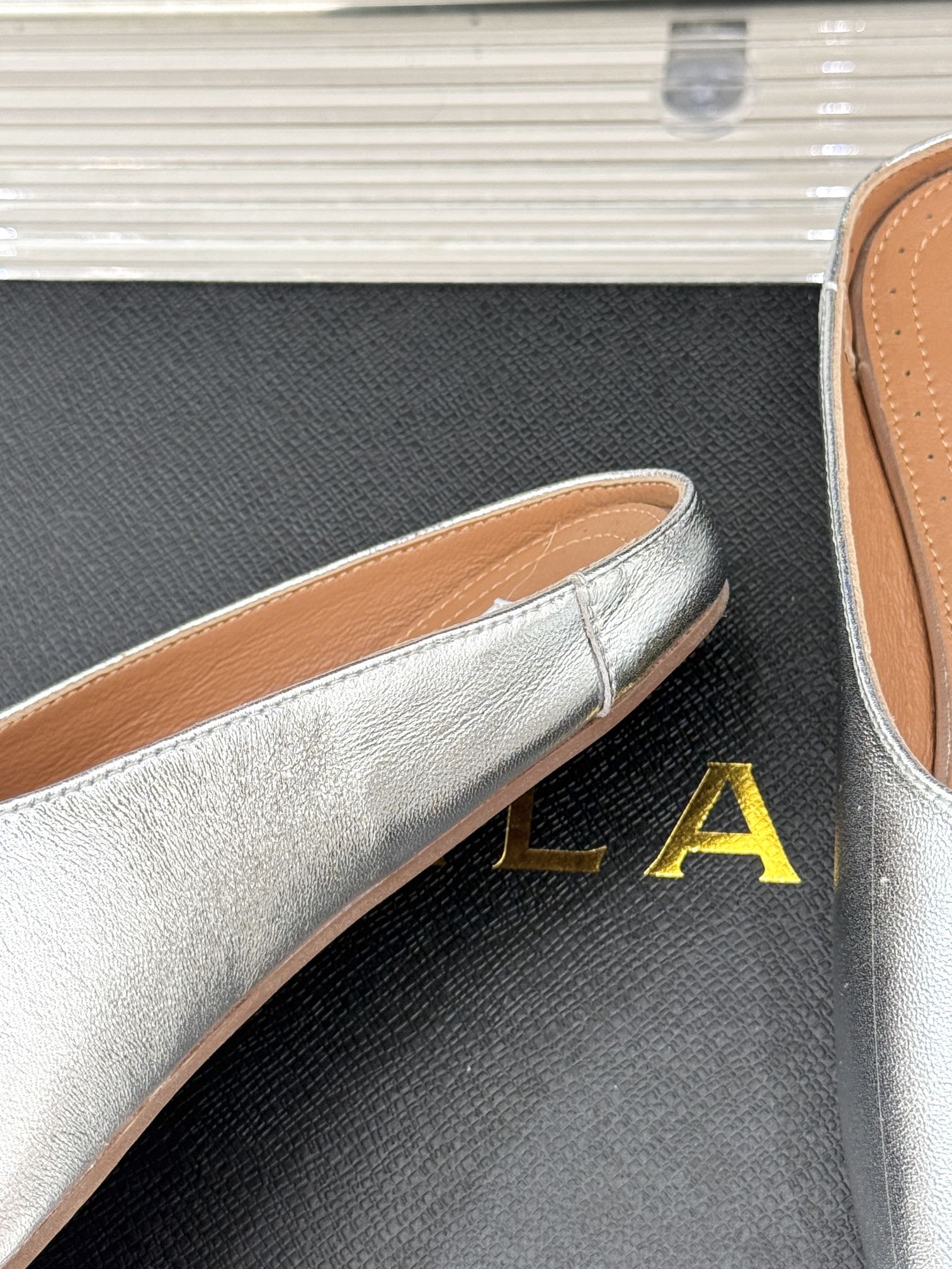 Alaia Slipper Silver Calfskin 293195
