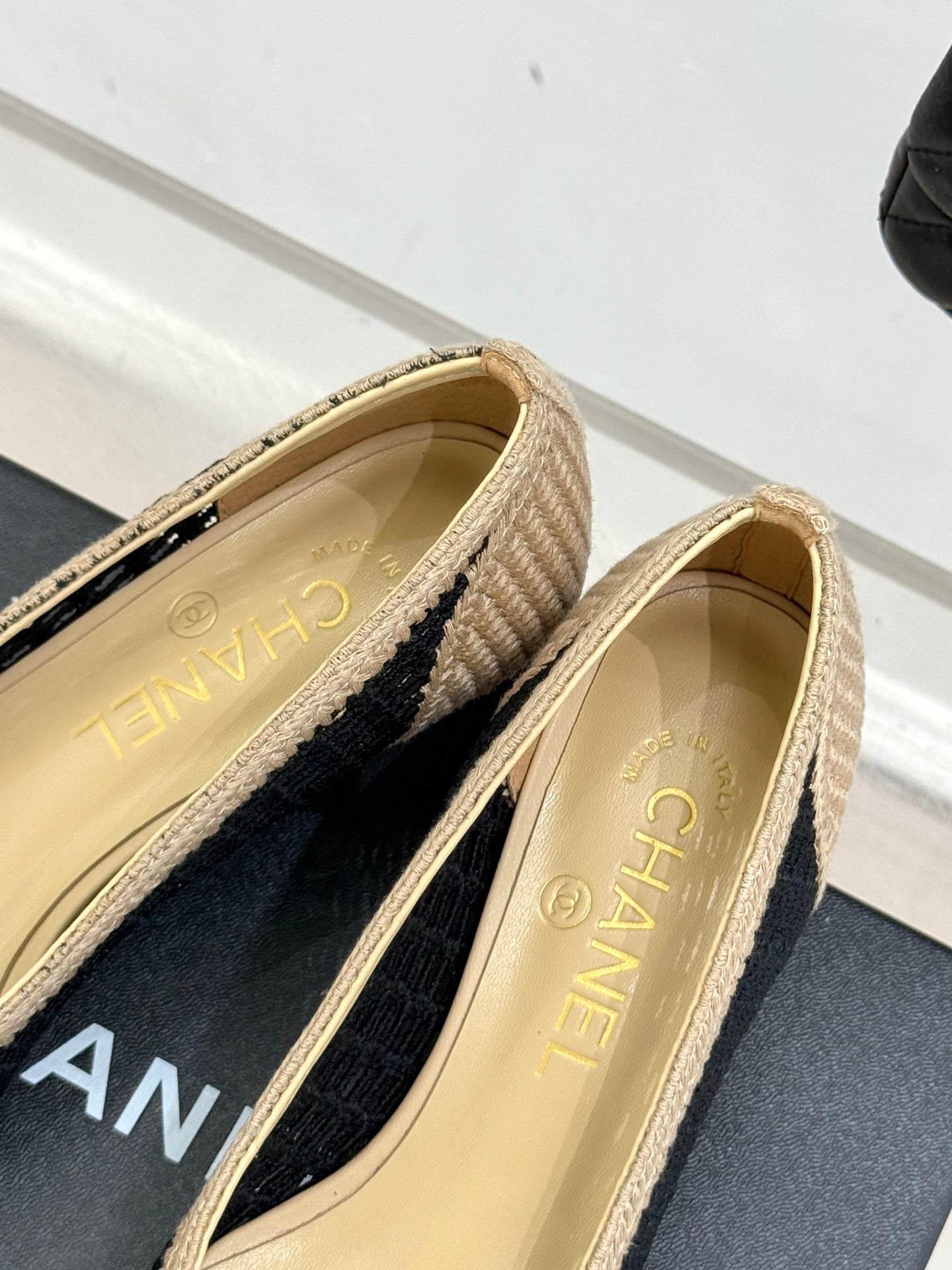 CC 25P Hollow Double C Ballet Flats 50mm Beige Black Raffia 265636