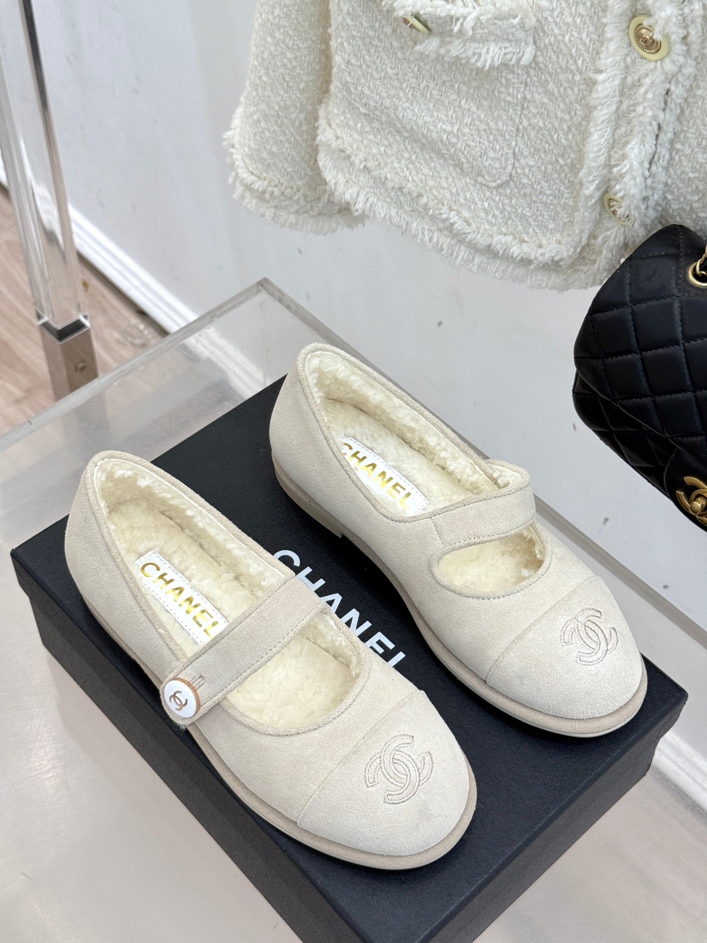 CC 25A Mary Janes Beige Suede And Lambswool 404662