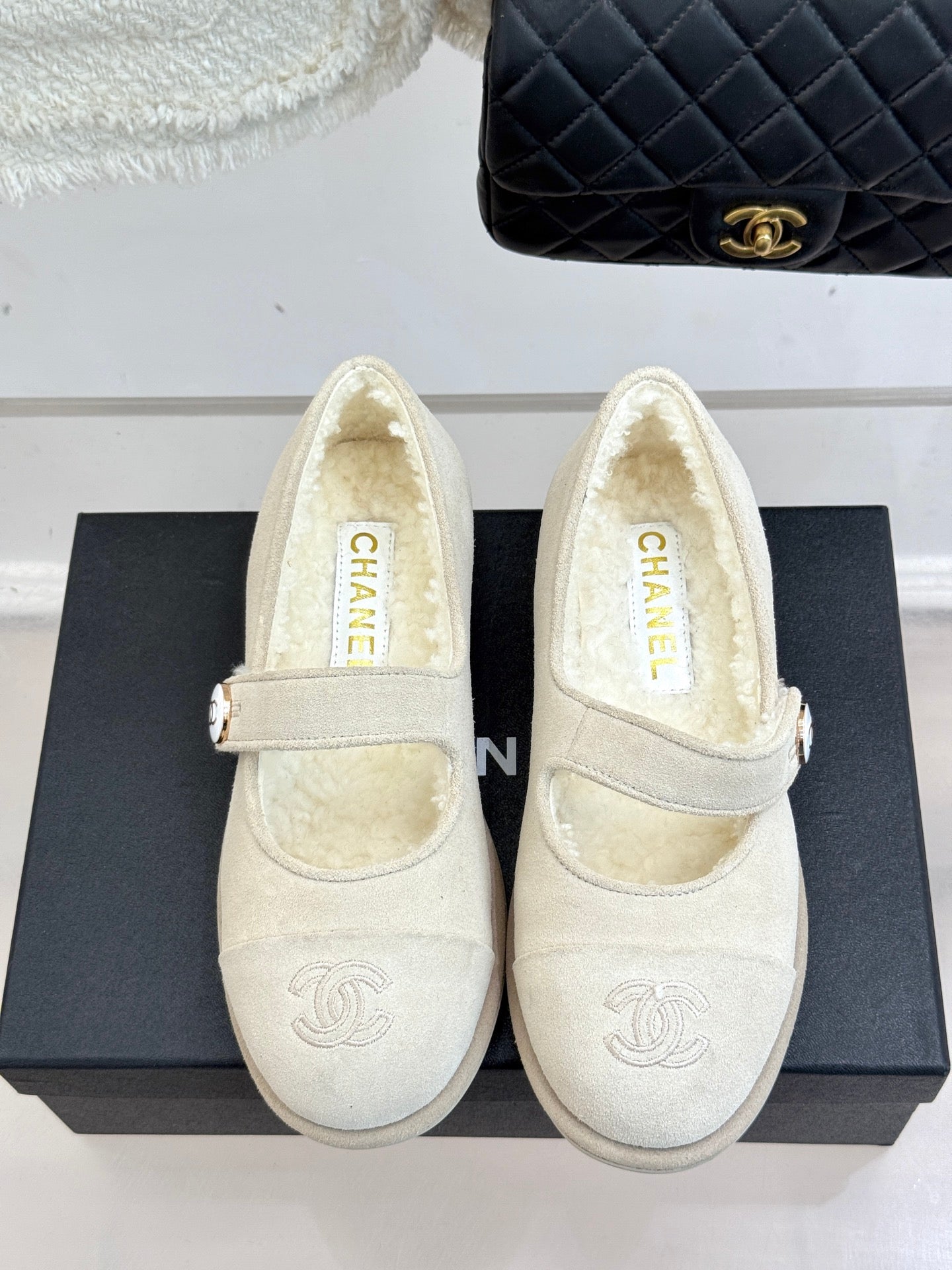 CC 25A Mary Janes Beige Suede And Lambswool 404662