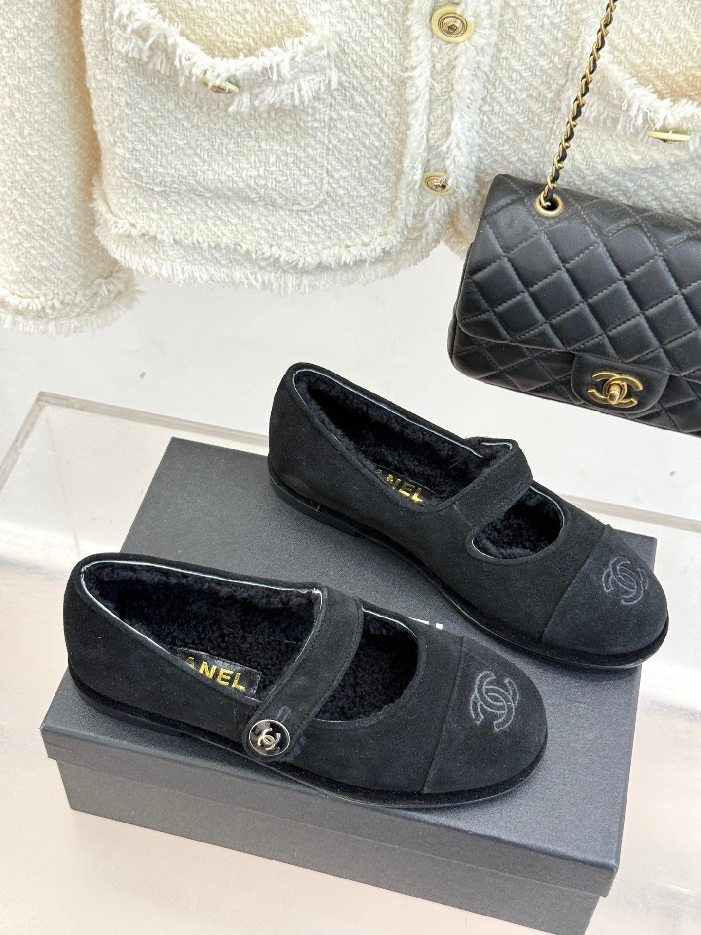 CC 25A Mary Janes Black Suede And Lambswool 404666