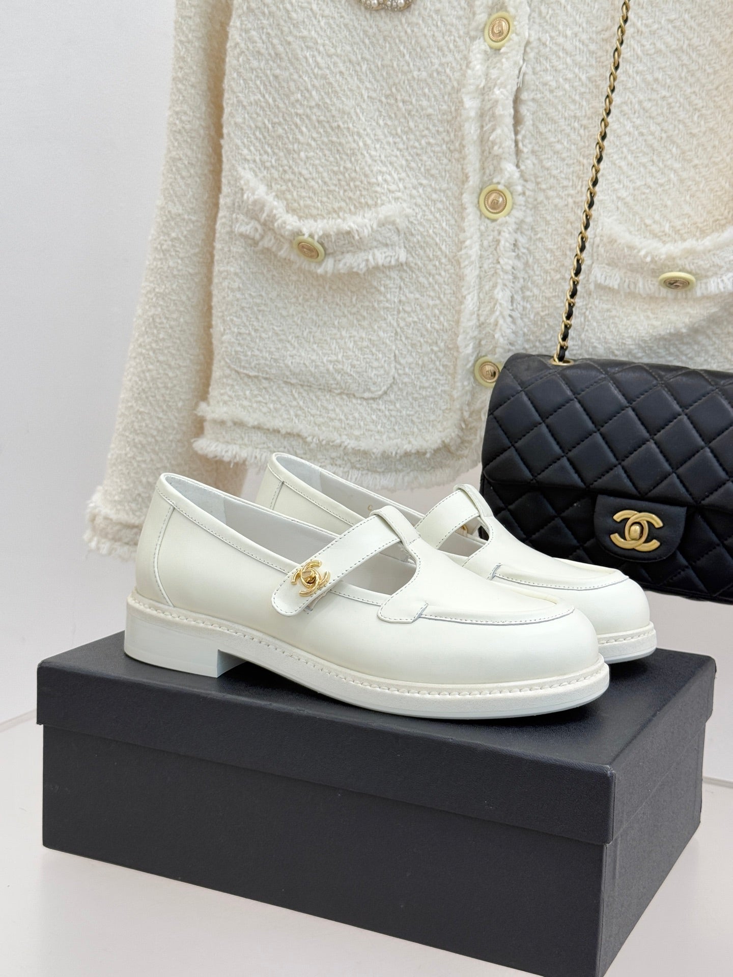 CCMary Jane Loafers CC Logo Buckle White Cowhide 512058