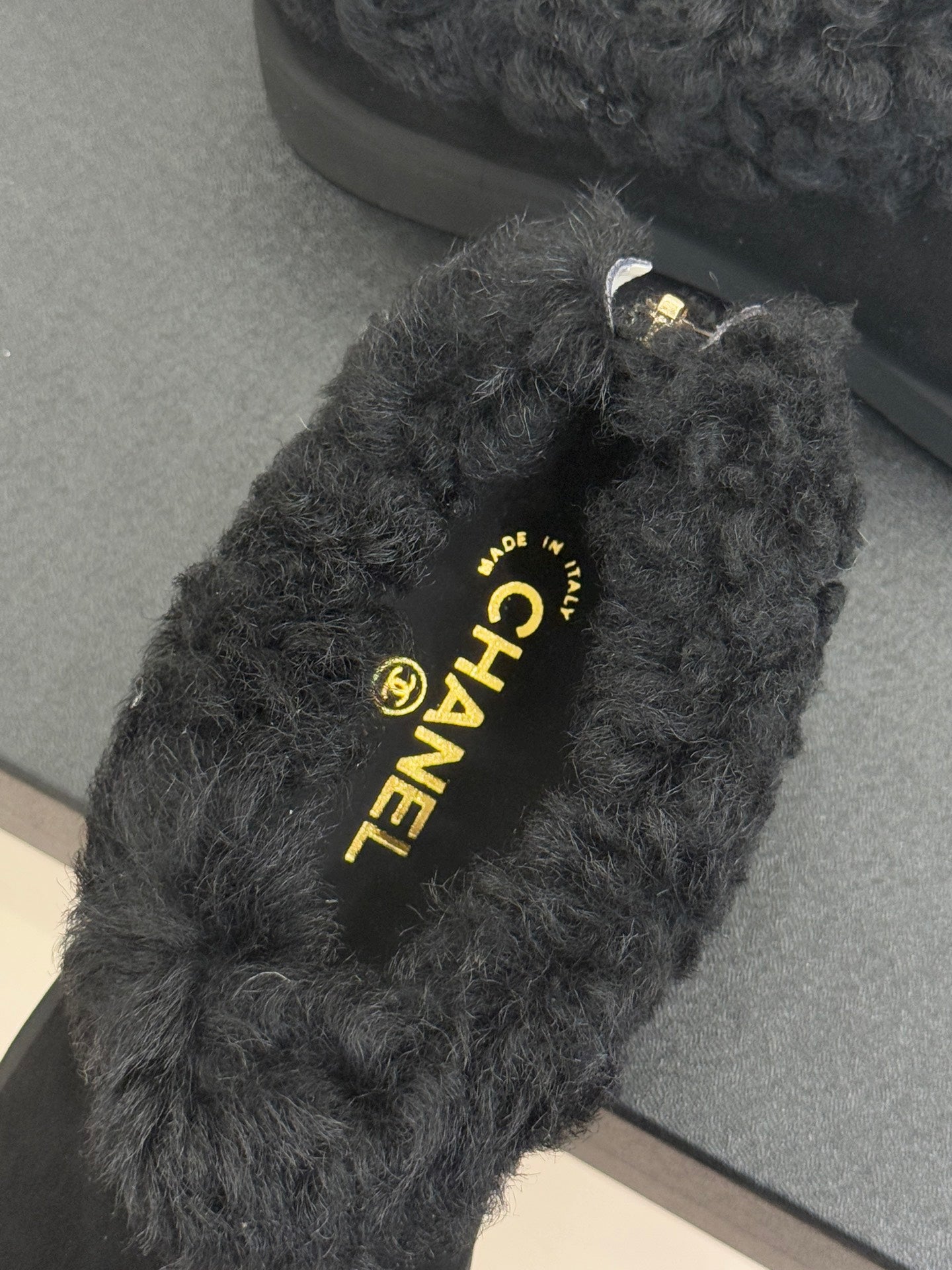 CC 25s Furry Snow Boots Black Suede Wool 512064