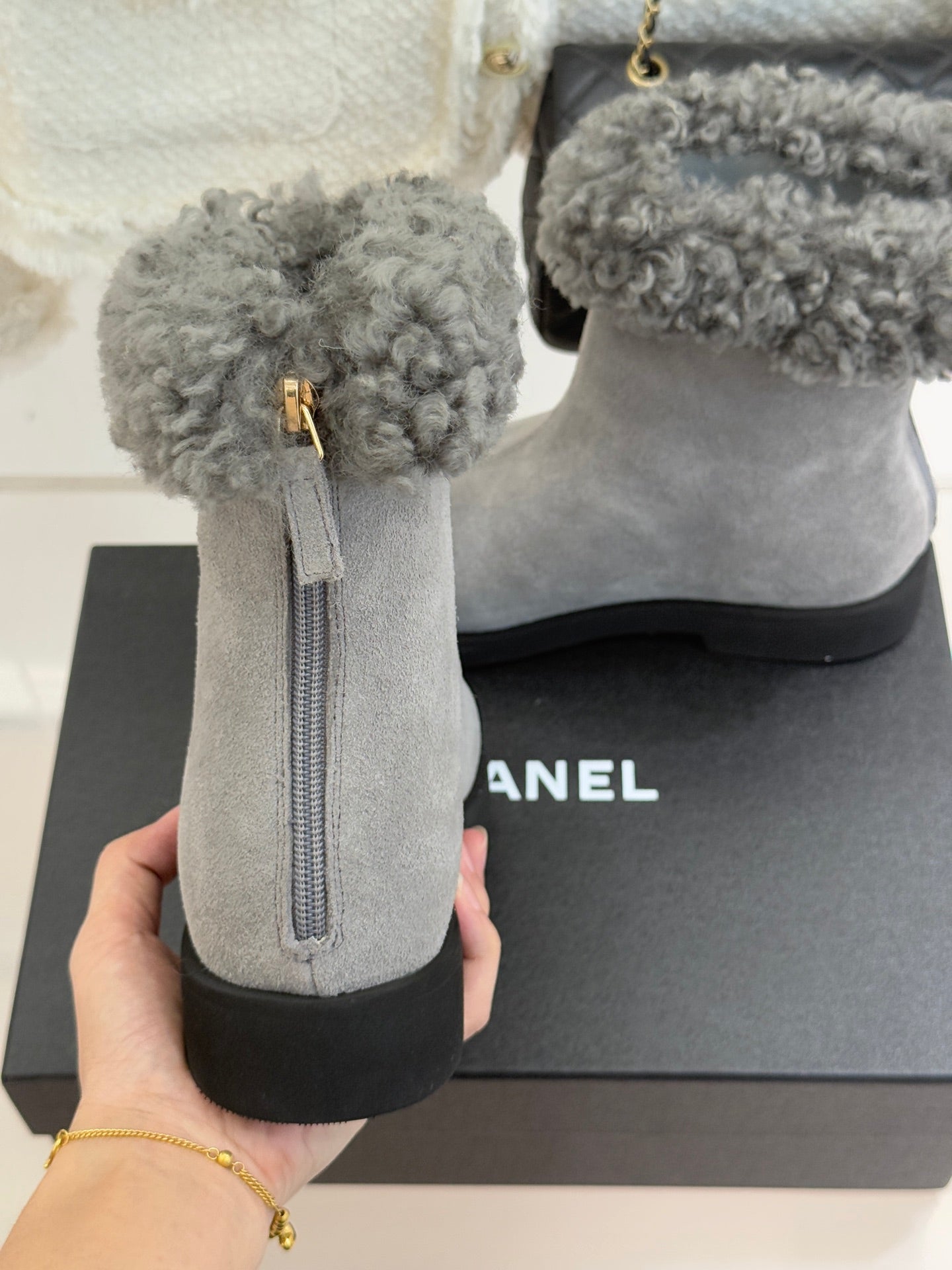 CC 25K Double C Colorblock Furry Snow Boots Grey Suede 512067