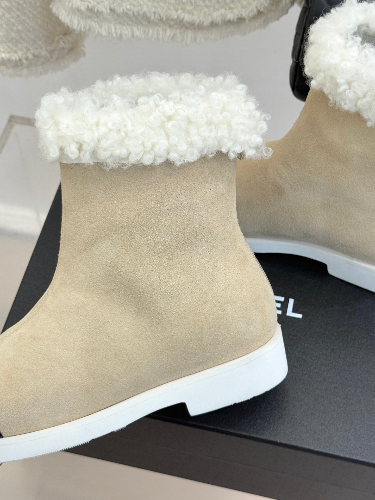 CC 25K Double C Colorblock Furry Snow Boots Warm Beige Suede 512068