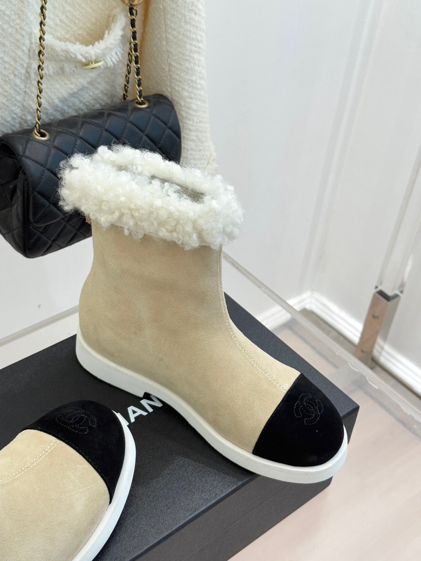 CC 25K Double C Colorblock Furry Snow Boots Warm Beige Suede 512068