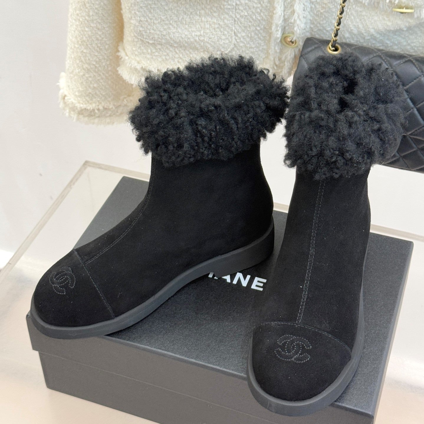 CC 25K Double C Colorblock Furry Snow Boots Black Suede 512069