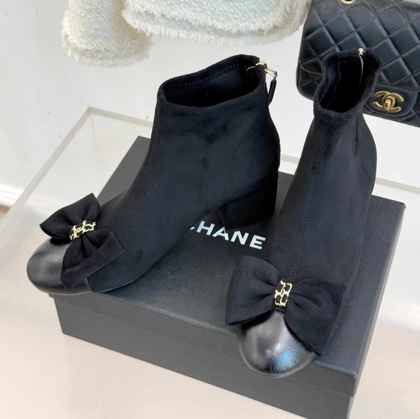 CC 25K Bow Chain Chunky Stretch Boots Black Suede 512072