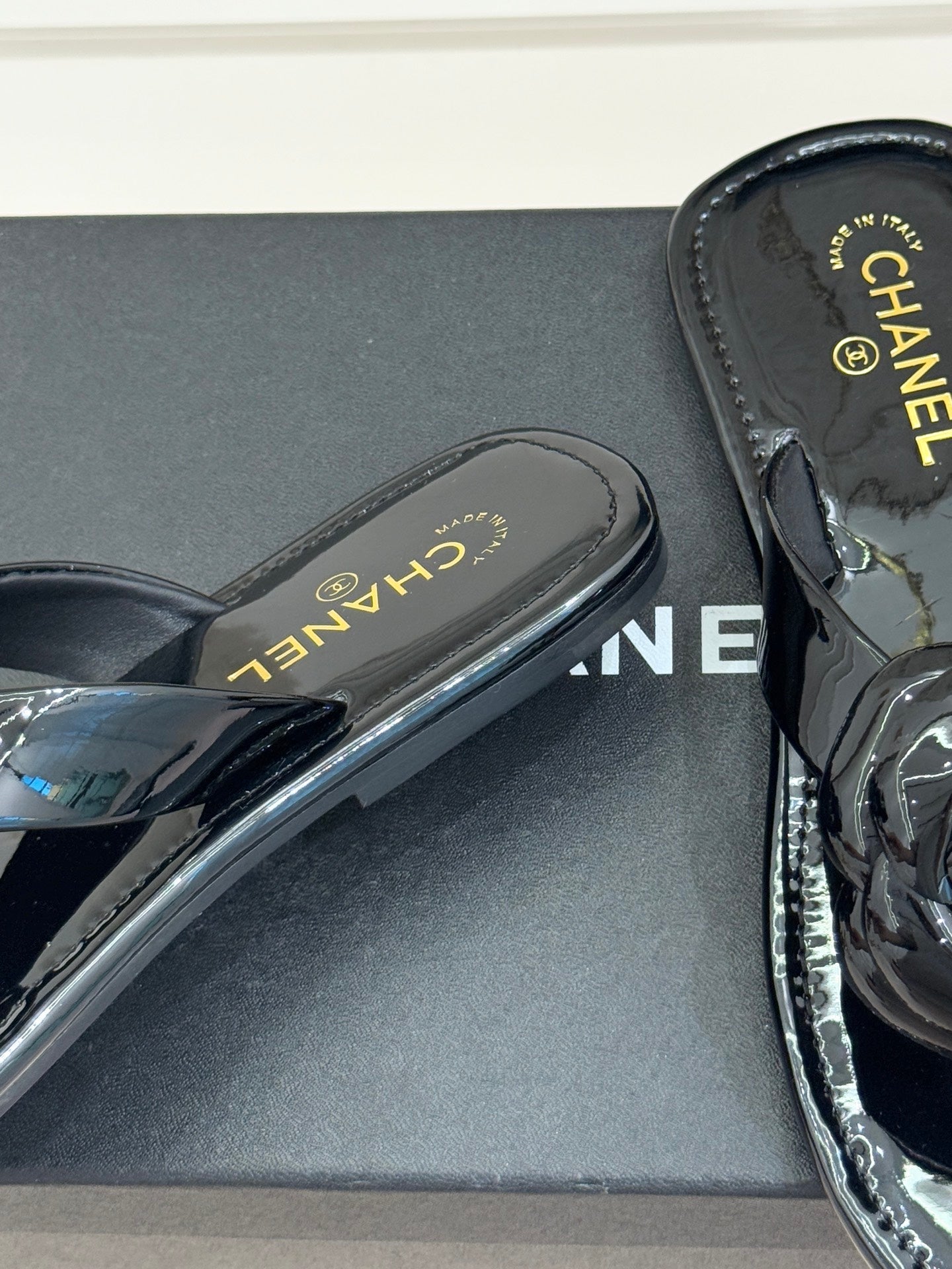 CC 26C Early Spring Camellia Slide Black Patent Leather