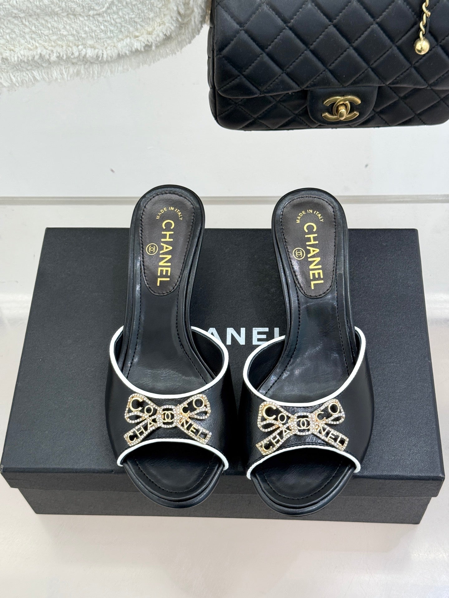 CC Classic Rhinestone Bow Kitty Slippers Black Sheepskin 643088