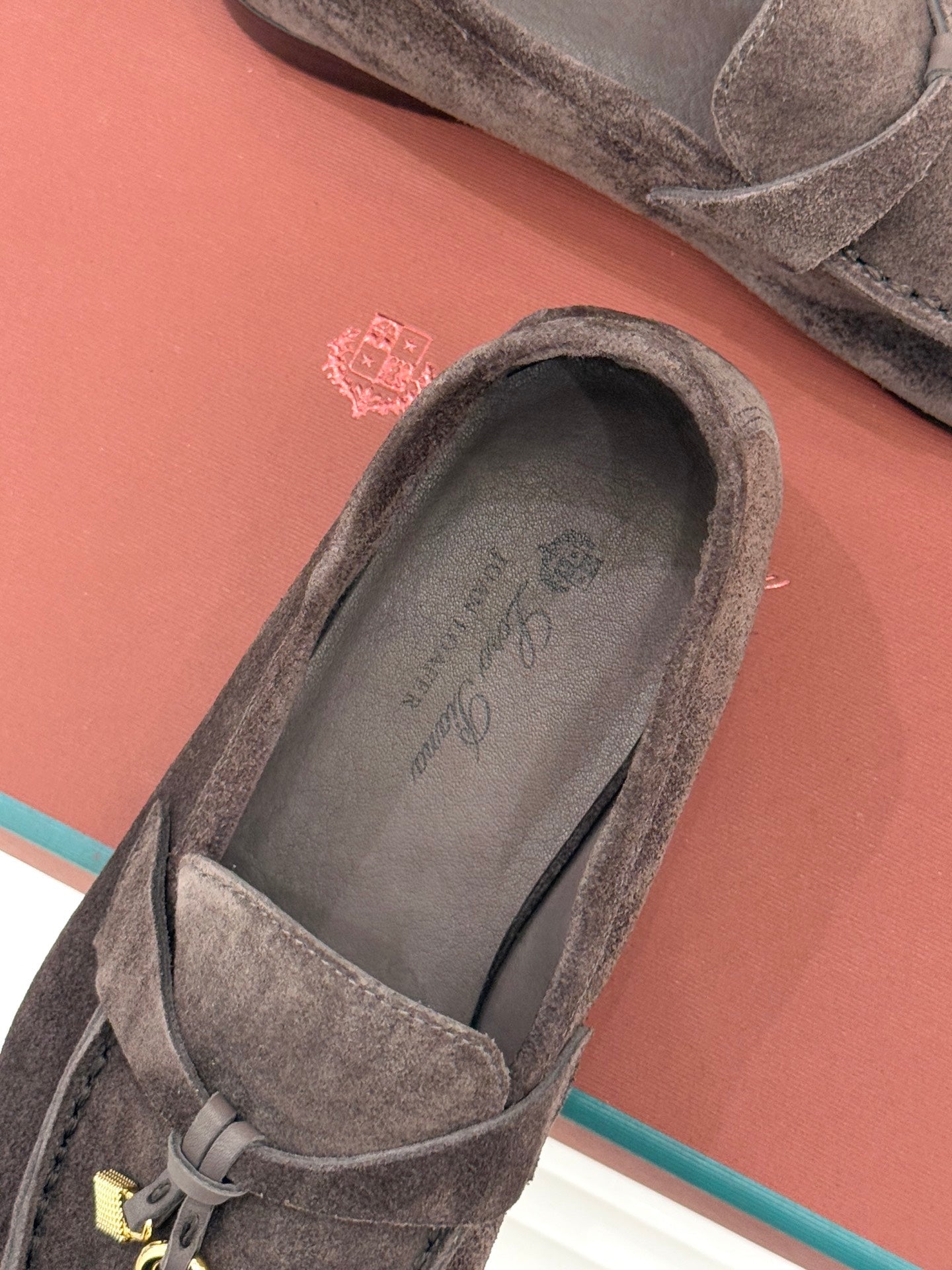 LP 26ss Summer Charms Walk Loafer Dark Brown Gold Suede 632567