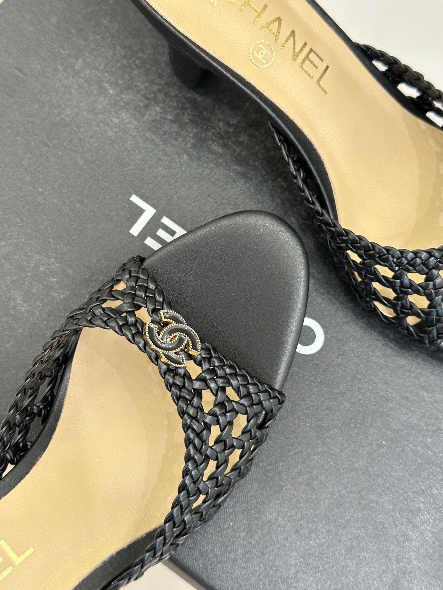 CC 26s Peep-Toe High-Heeled Mules Black Woven Leather 766532