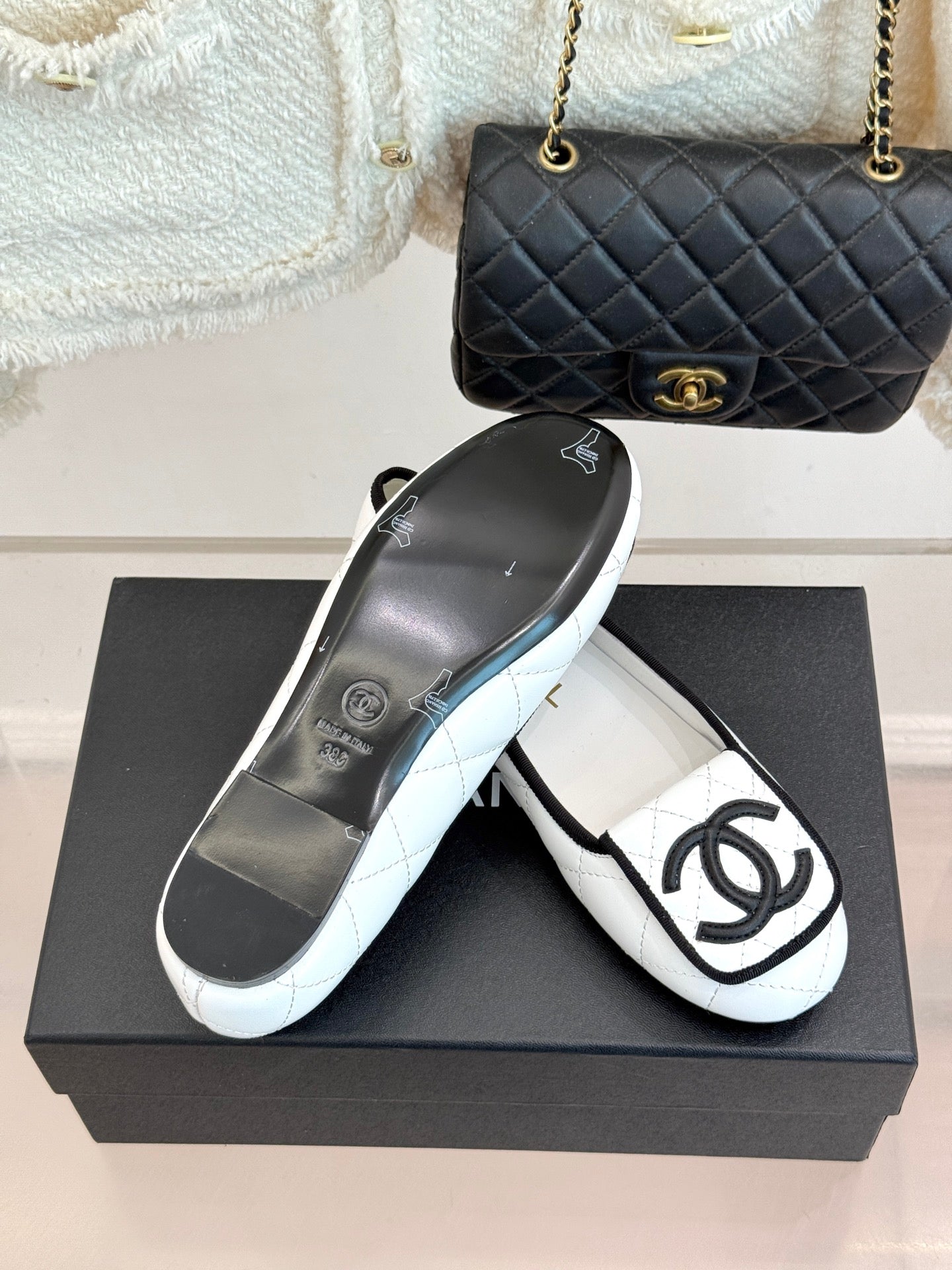 CC 26s Cambon Ballet Flats White Quited Lambskin 887792