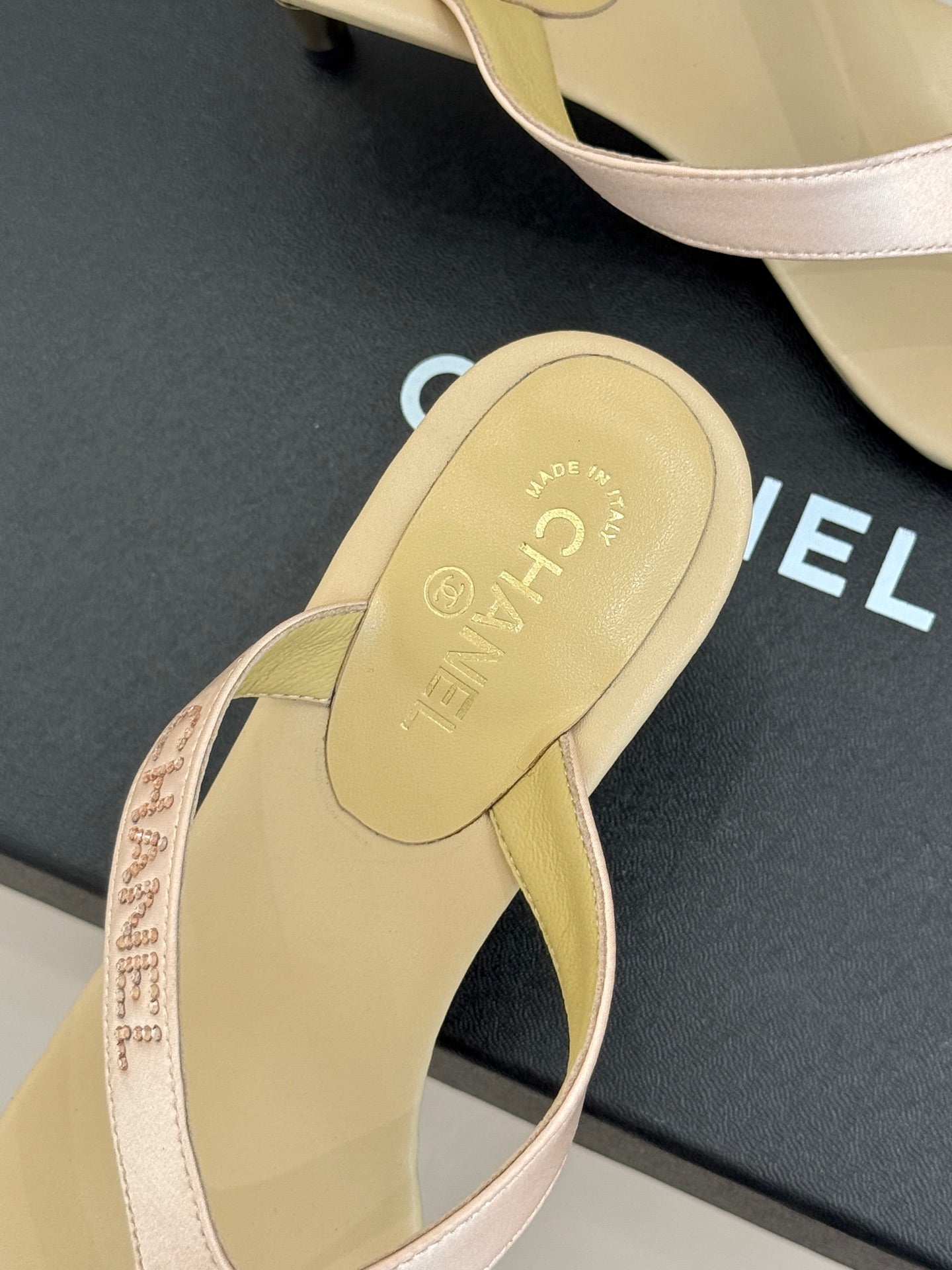 CC 2026 Thong Sandal 5.5cm Beige Satin 825792