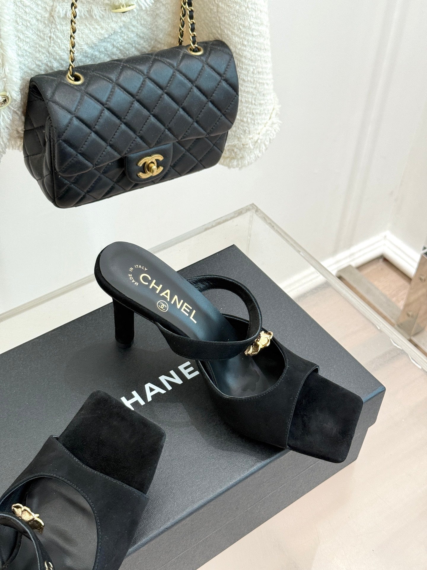 CC 26s Camellia High-Heeled Sandals Black Suede 920376