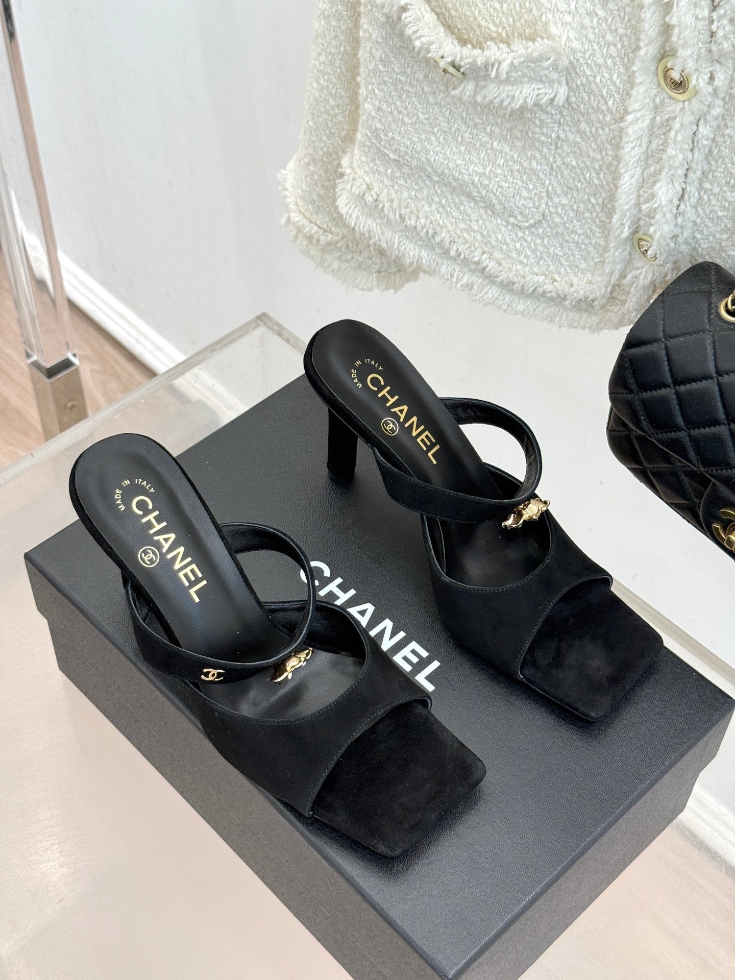 CC 26s Camellia High-Heeled Sandals Black Suede 920376