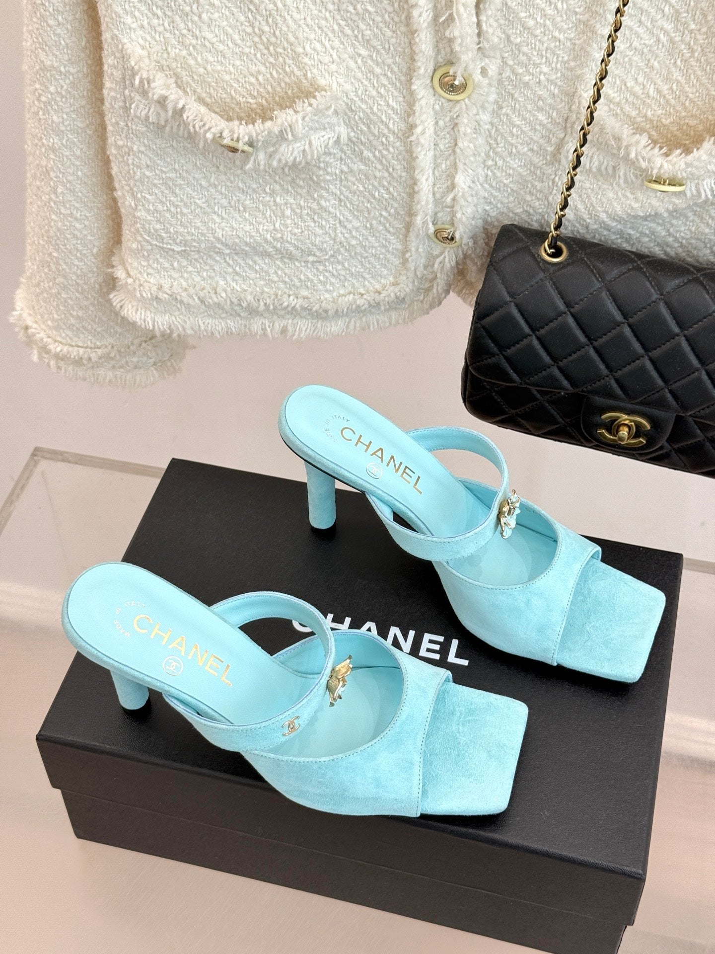 CC 26s Camellia High-Heeled Sandals Light Blue Suede 920377