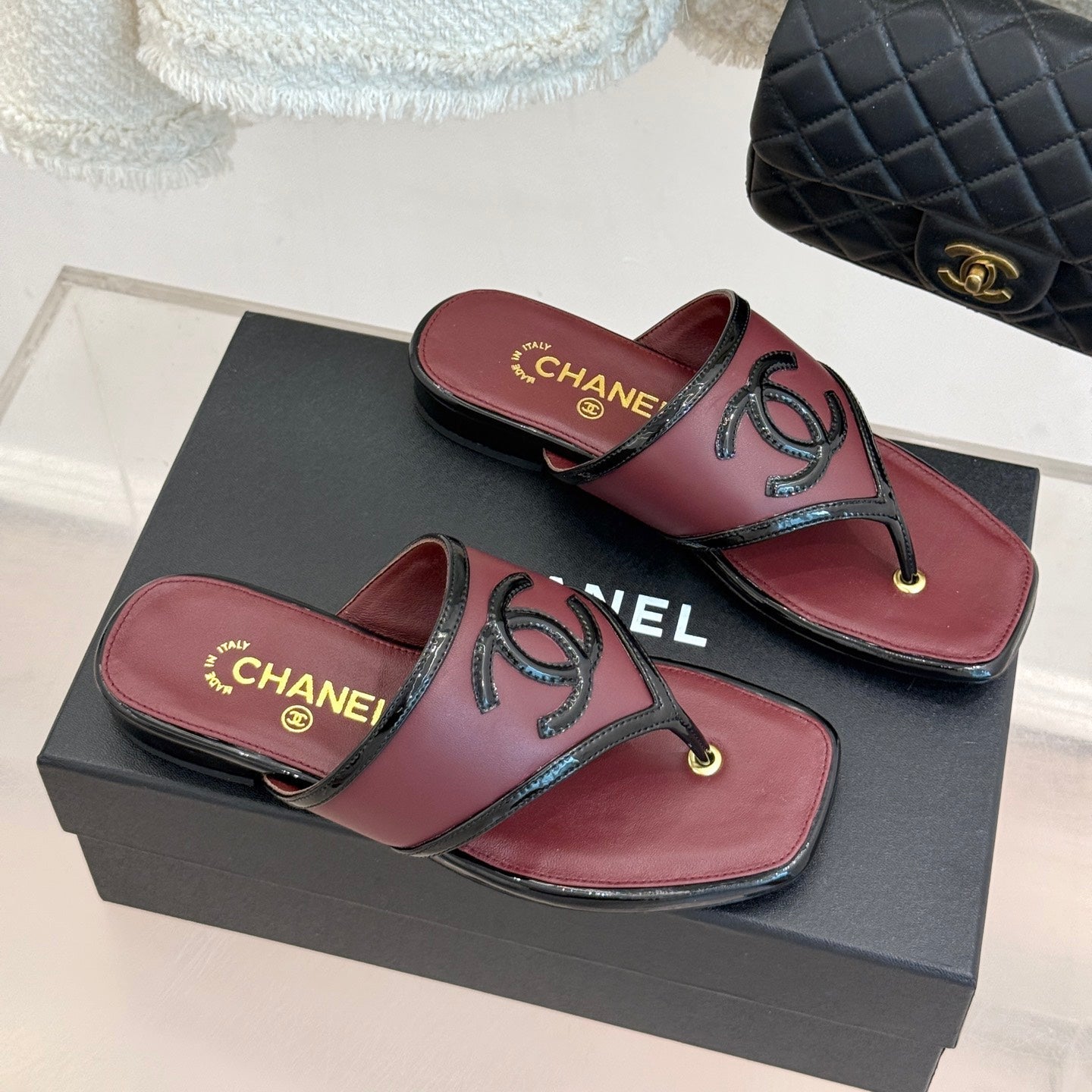 CC 26s Thong Sandal Black Burgundy Lambskin Patent Leather 917806