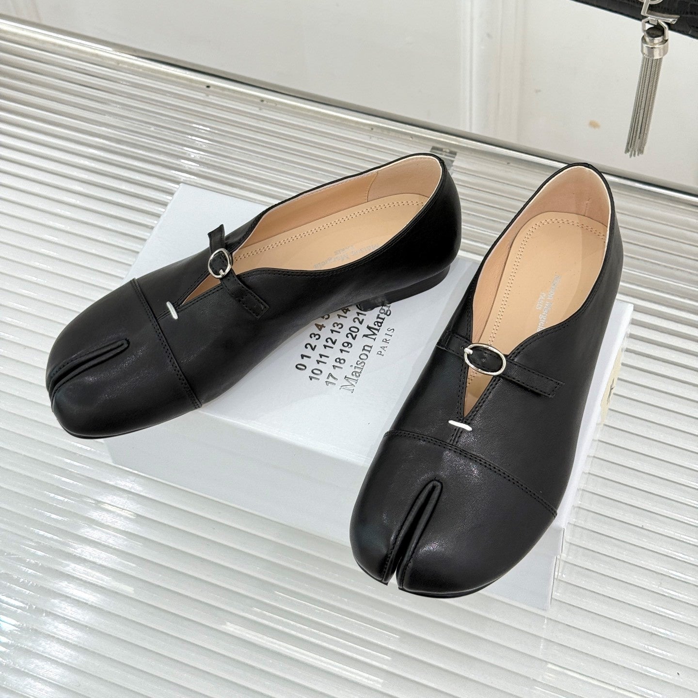 MM6 26s Split-Toe Mary Jane Black Leather 991576
