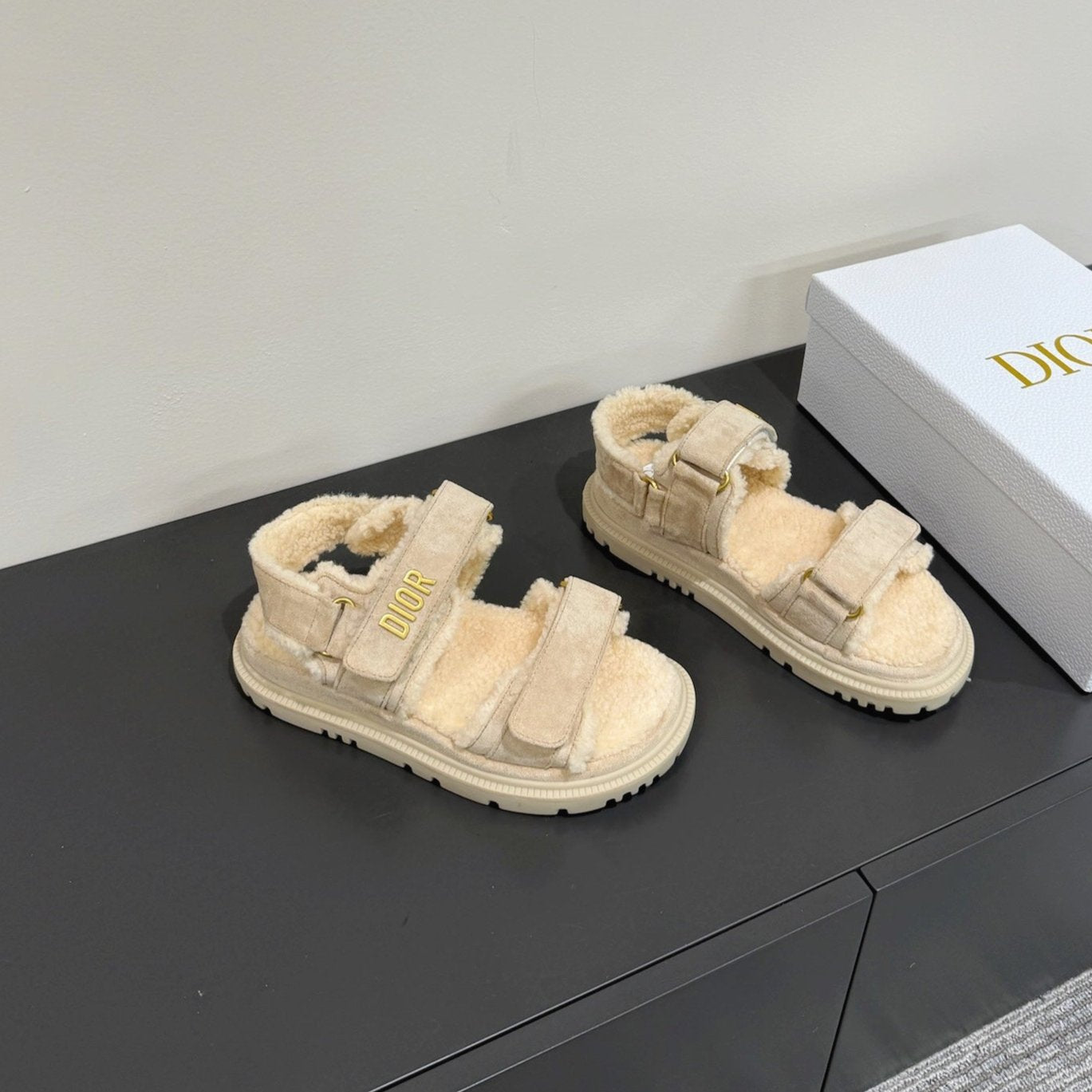 Dioract Sandal In Light Grey Suede And Wool Fleece Lining 109873