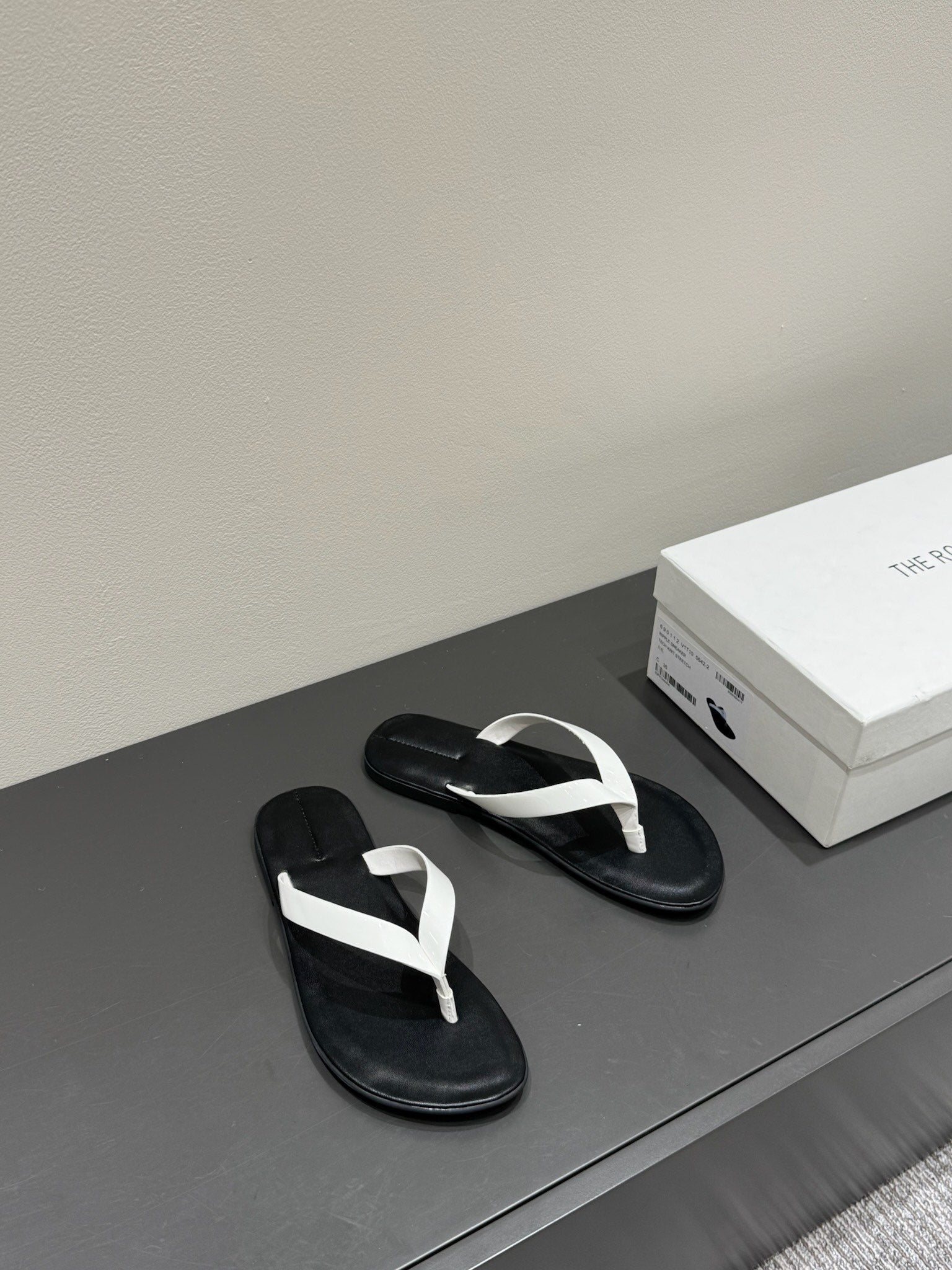 The Row Thong Sandal Black And White Patent leather 337445